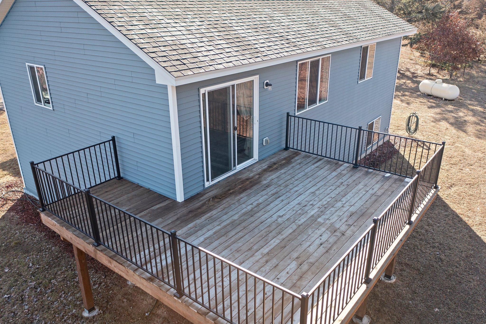 3265 Riverbank Drive NW
