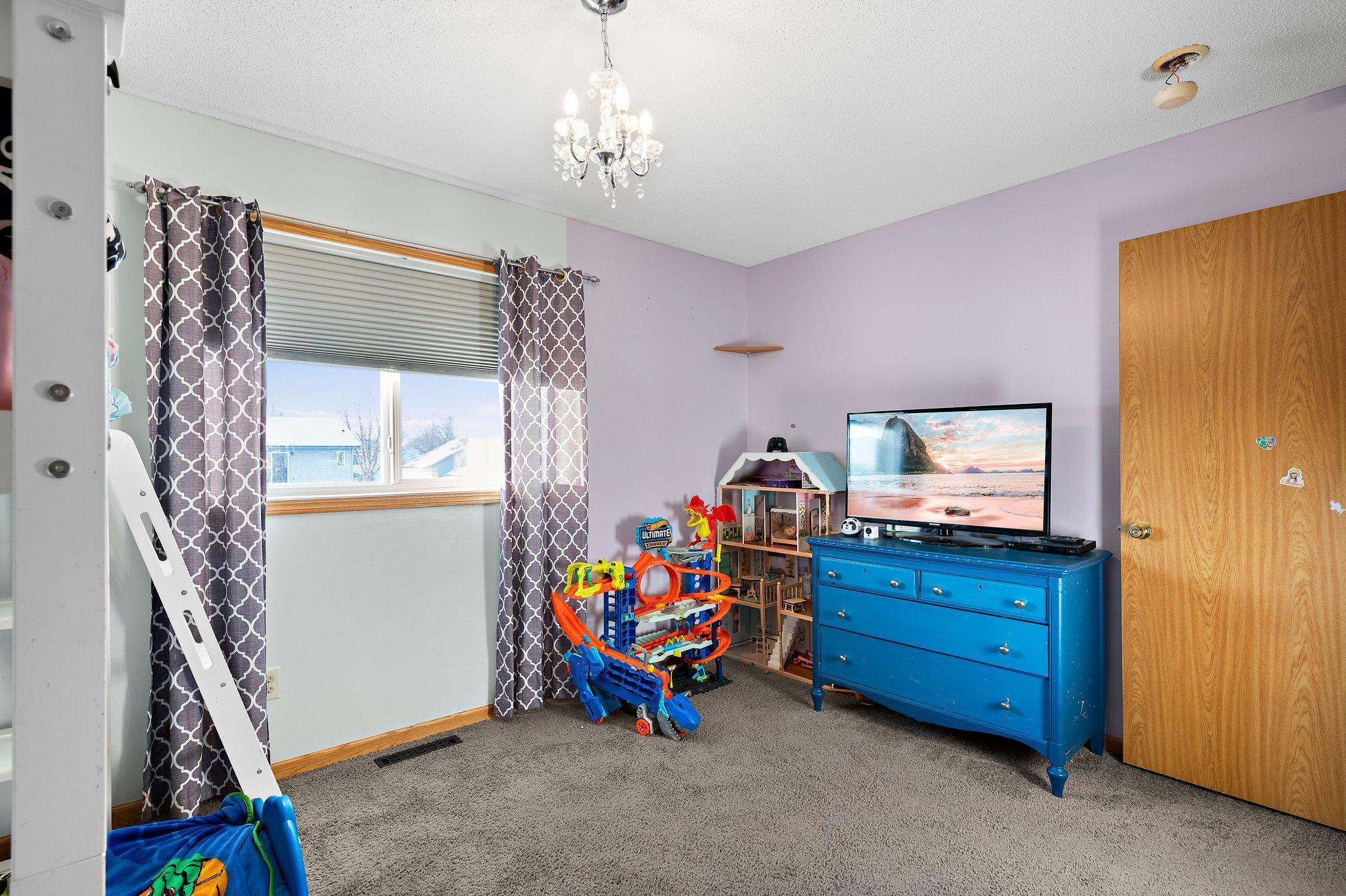 1303 Roosevelt Street S