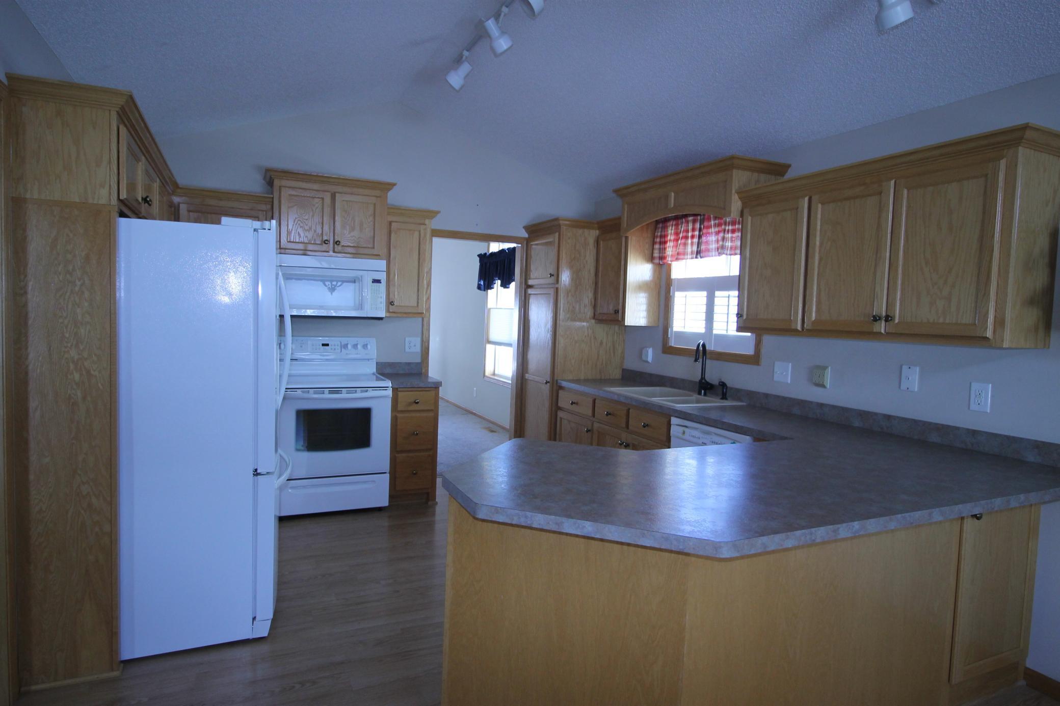 2301 Cleveland Lane S