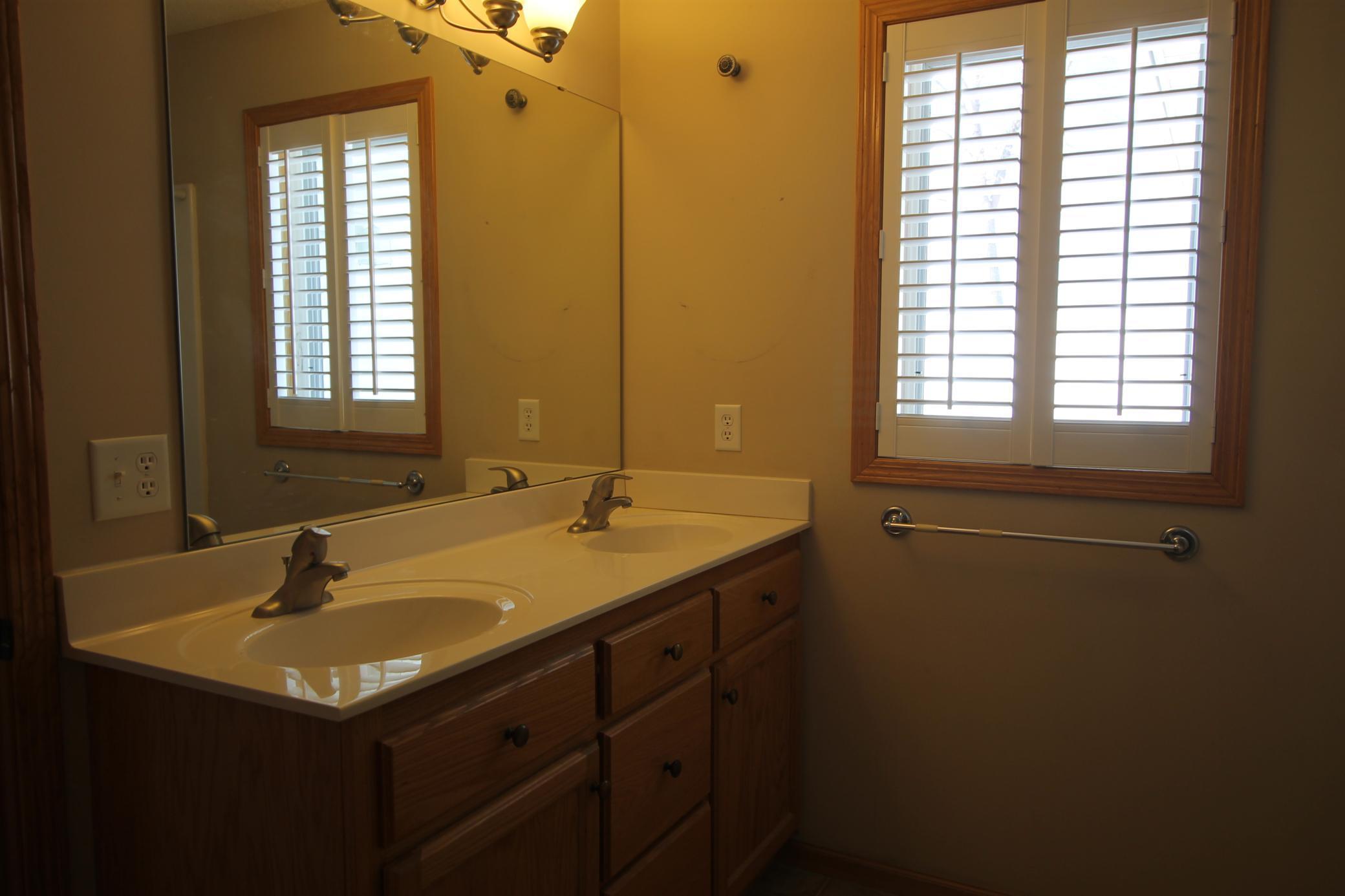 2301 Cleveland Lane S