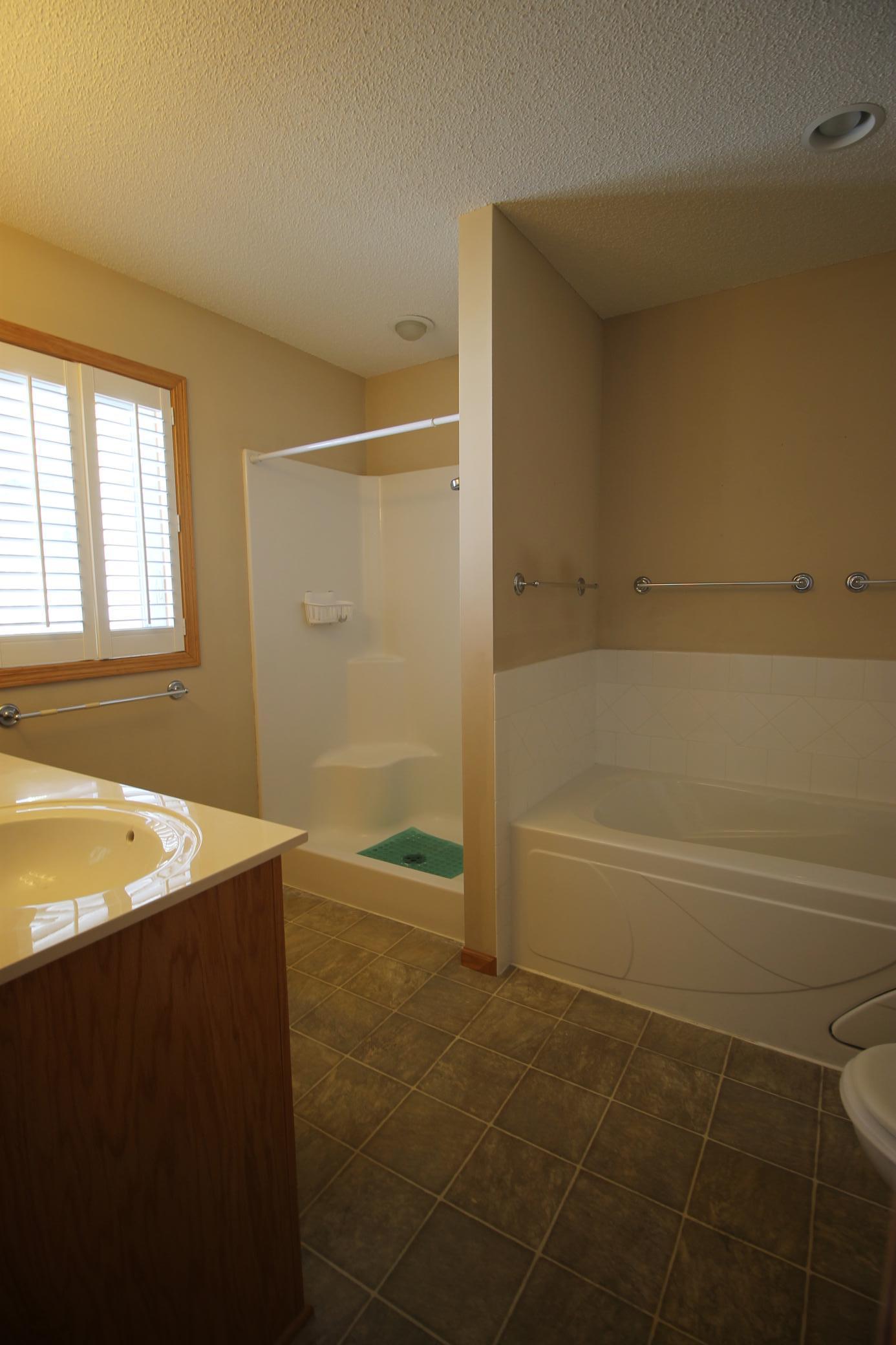 2301 Cleveland Lane S