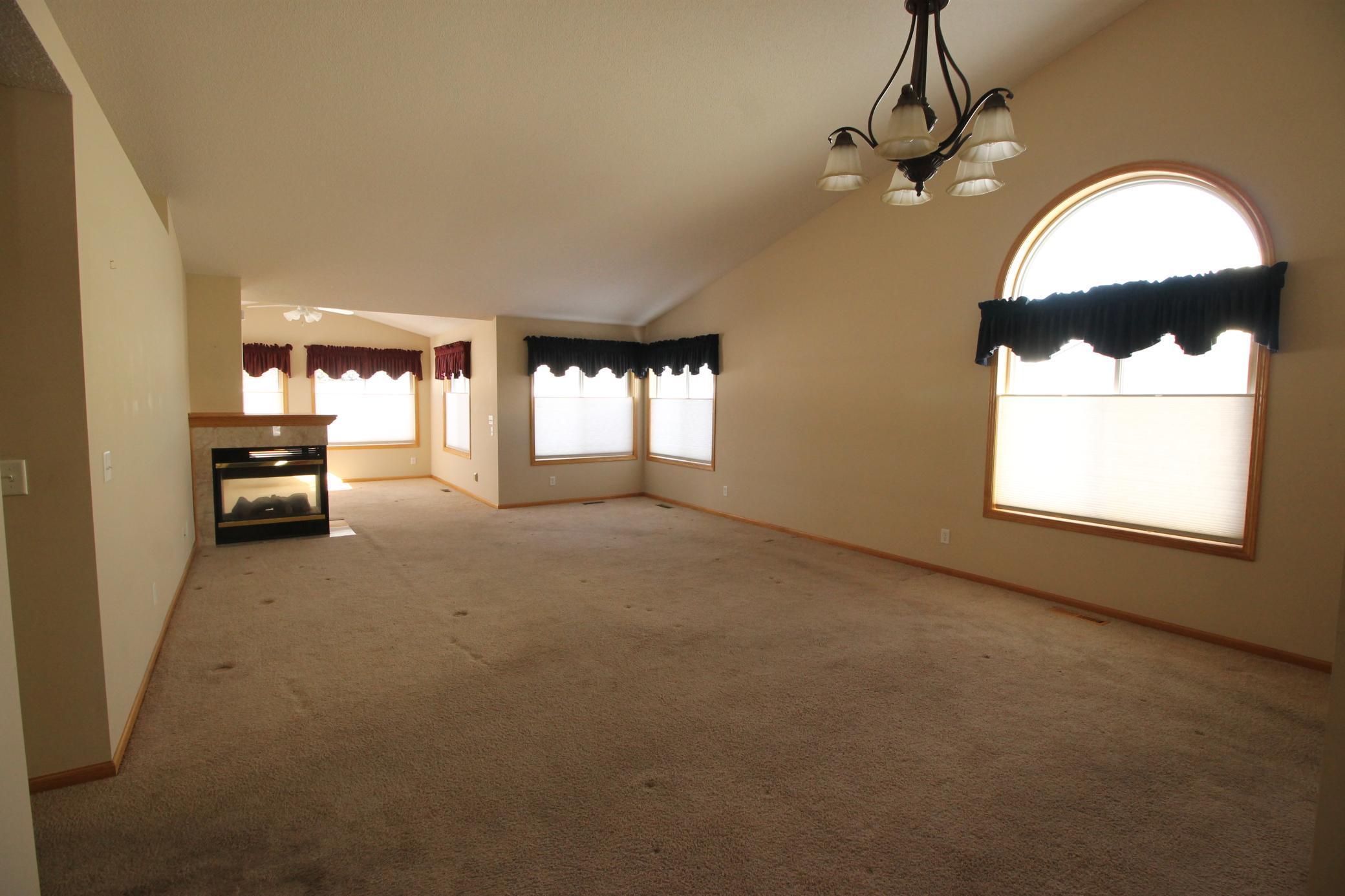 2301 Cleveland Lane S