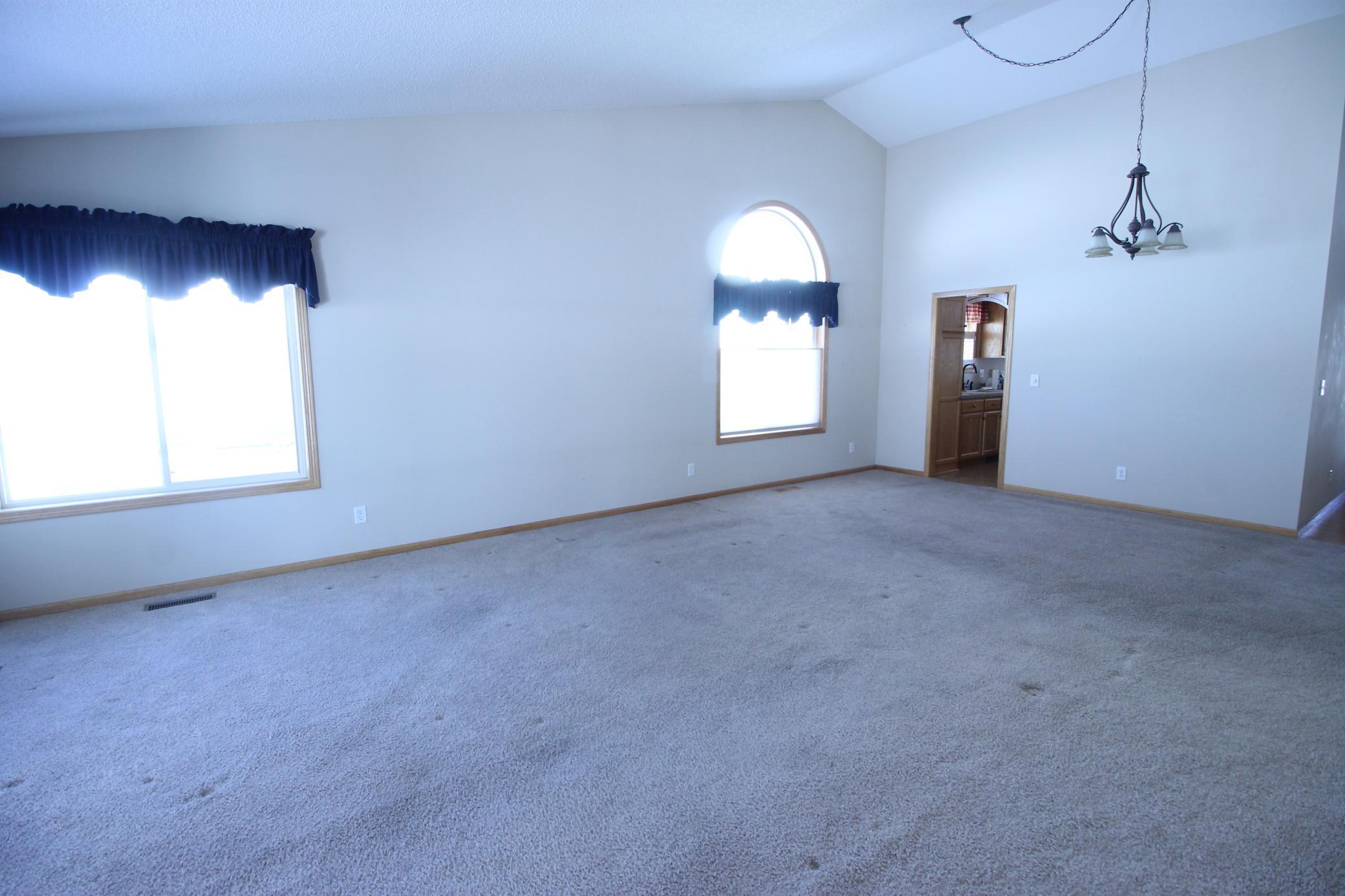 2301 Cleveland Lane S