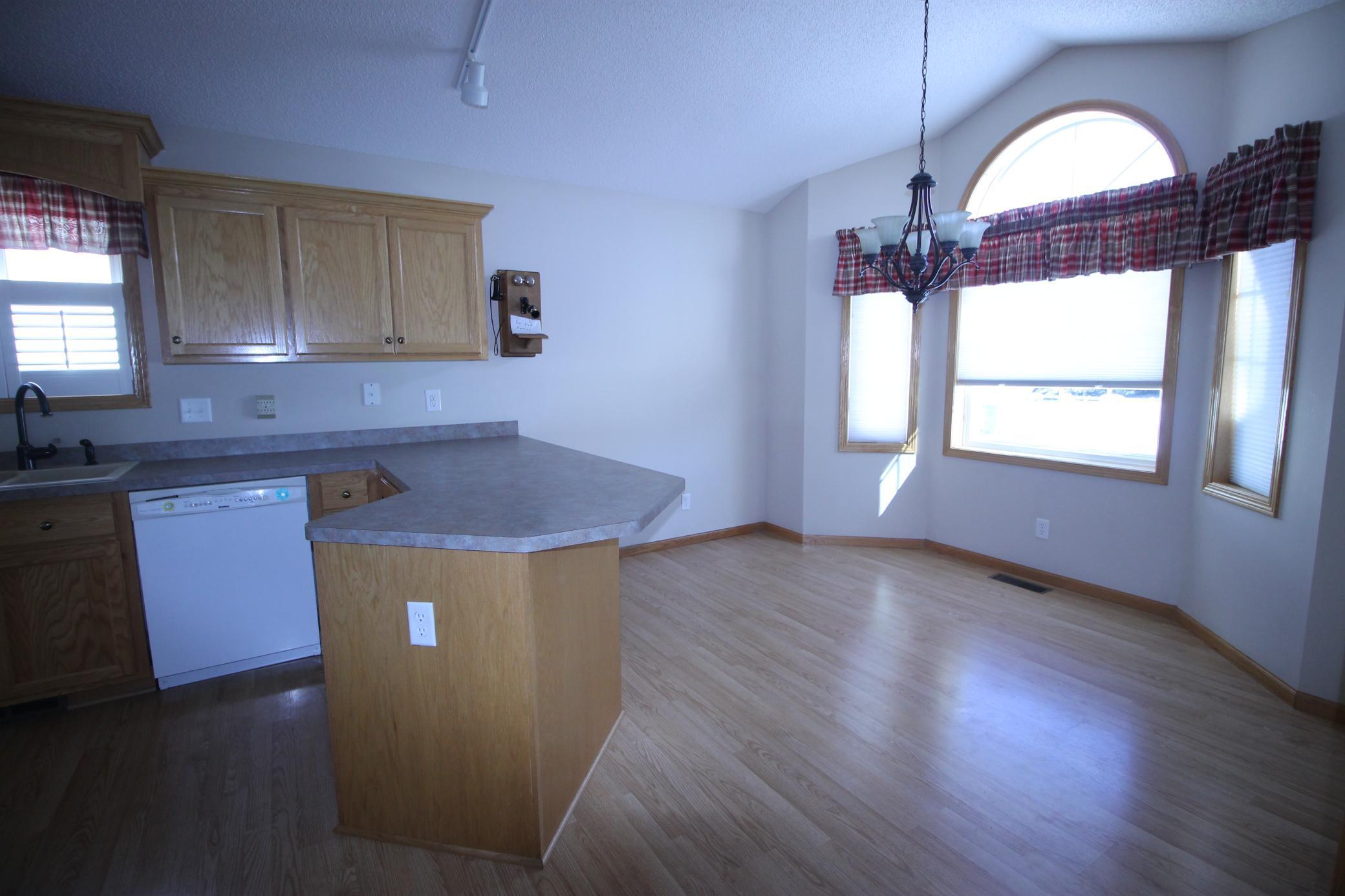 2301 Cleveland Lane S