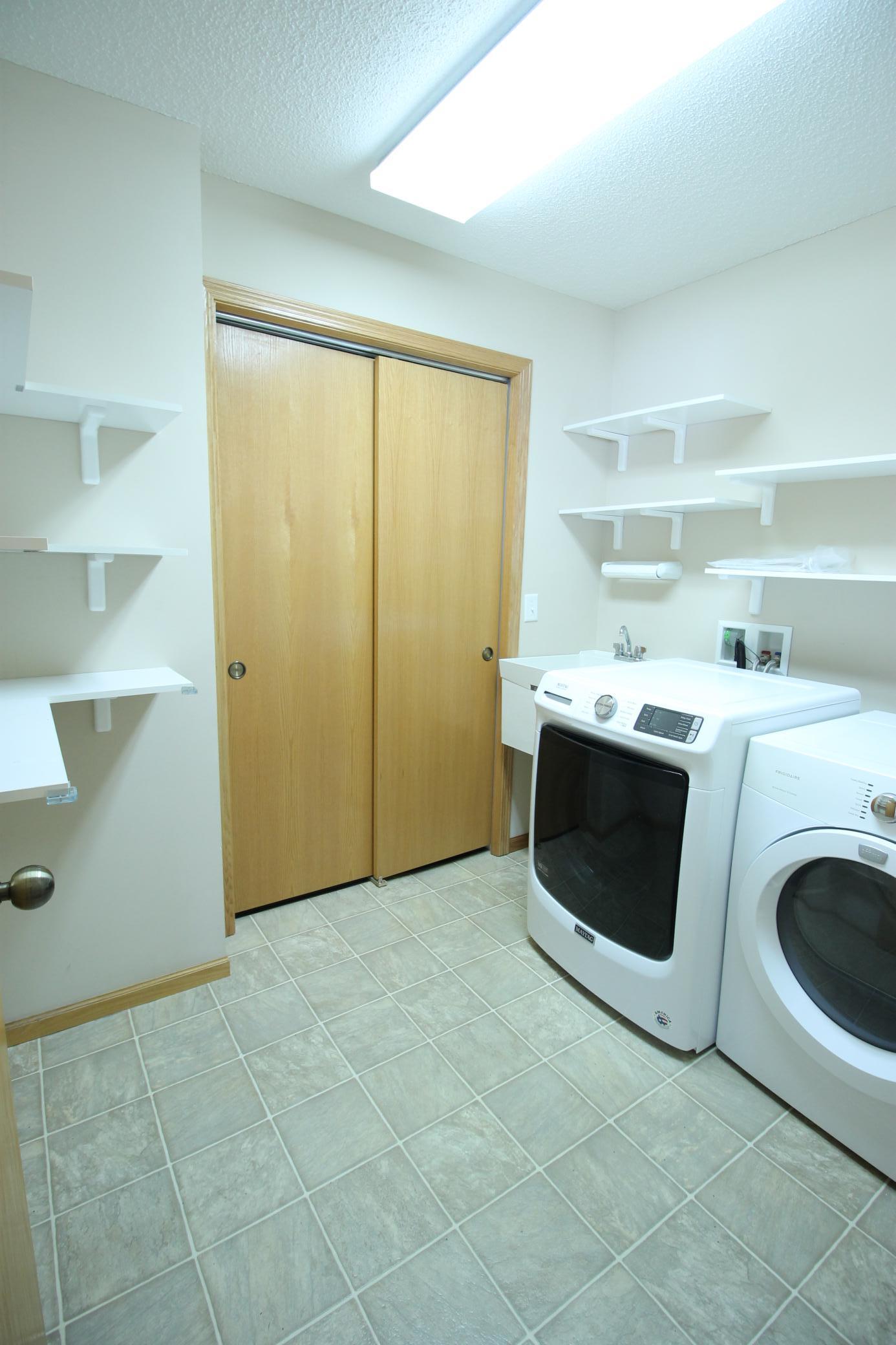 2301 Cleveland Lane S