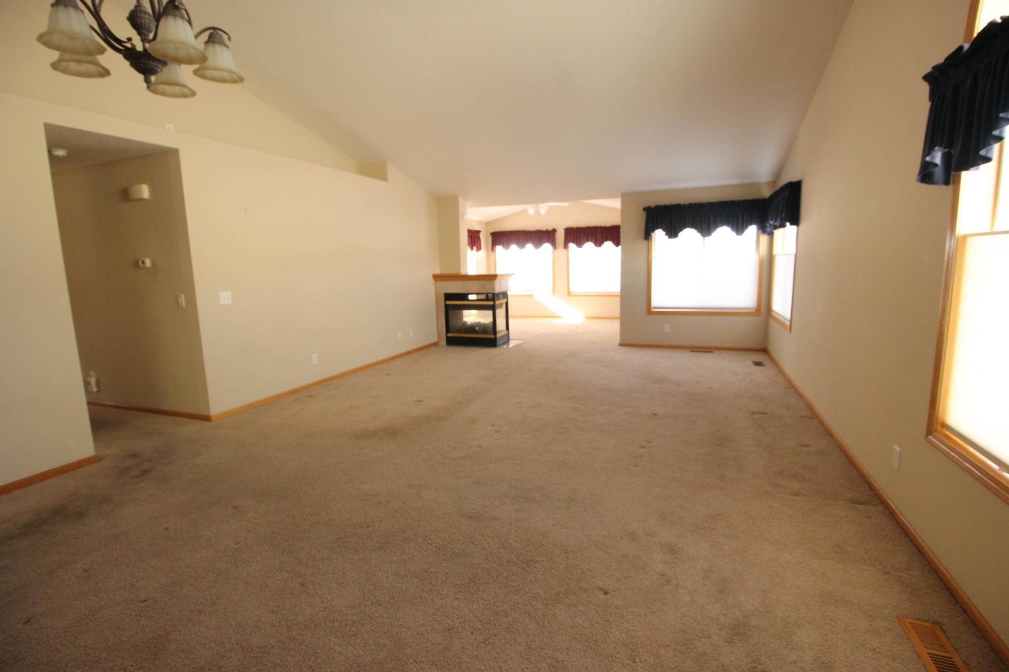 2301 Cleveland Lane S