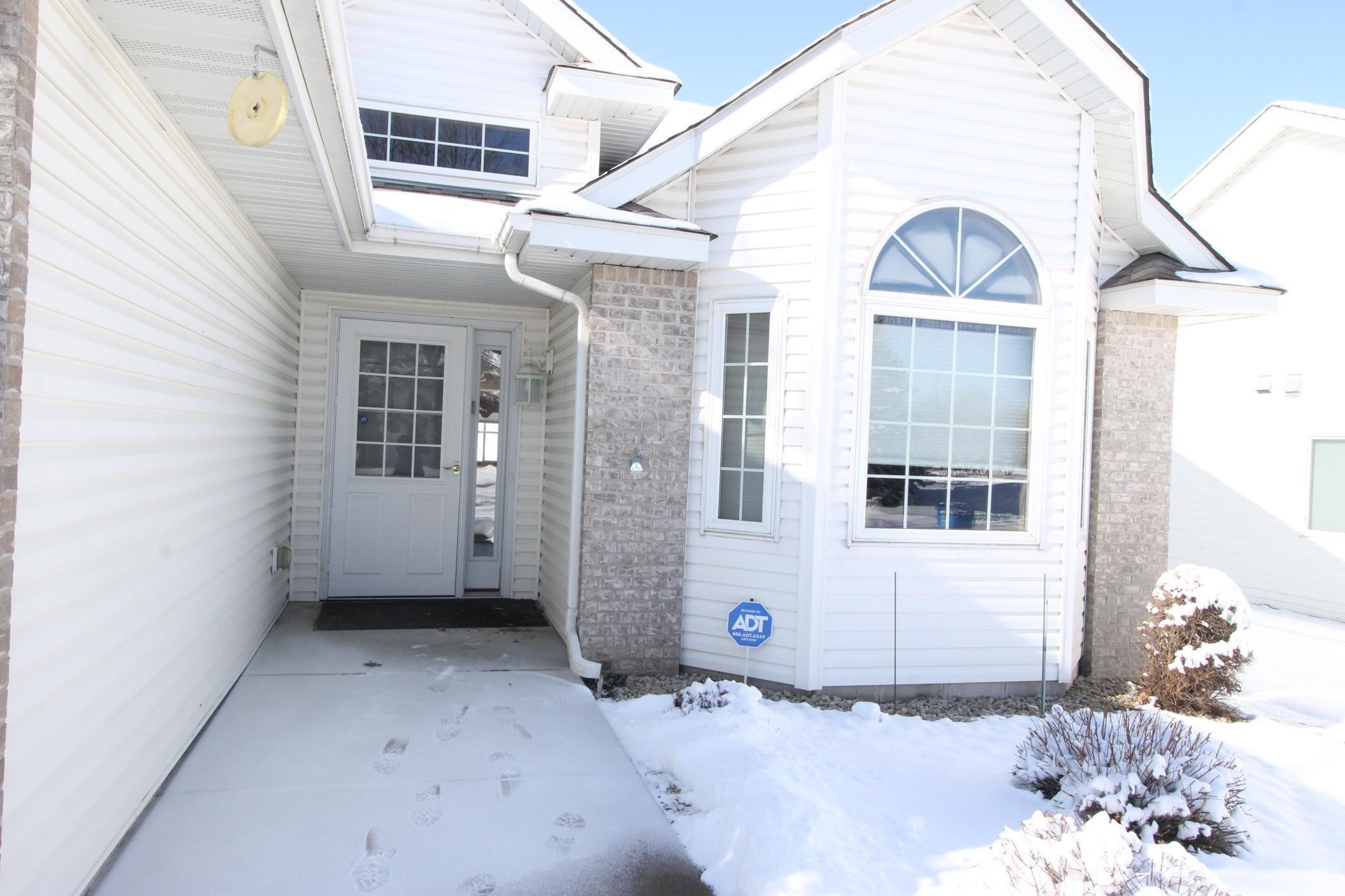 2301 Cleveland Lane S