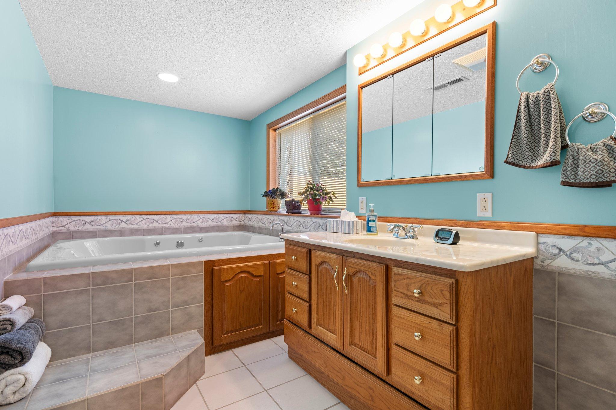 1140 Carriage Hills Drive S