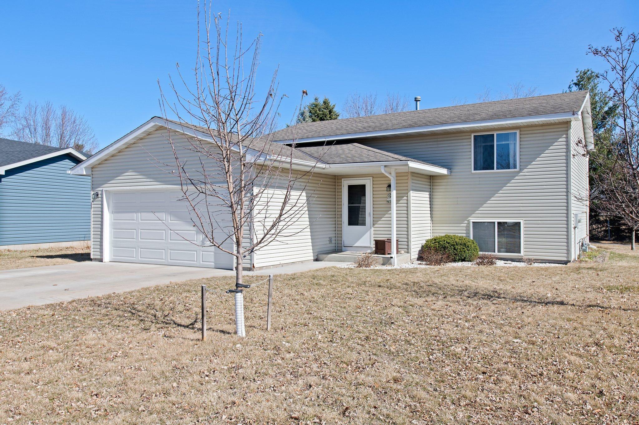 1140 Carriage Hills Drive S