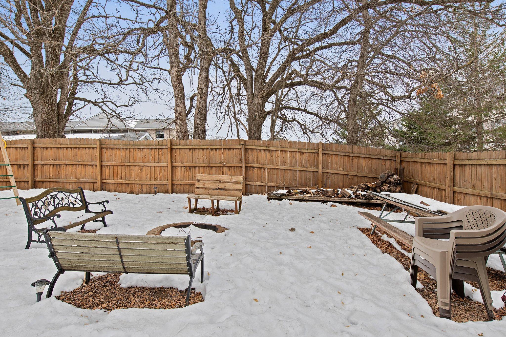 39408 Oakridge Drive