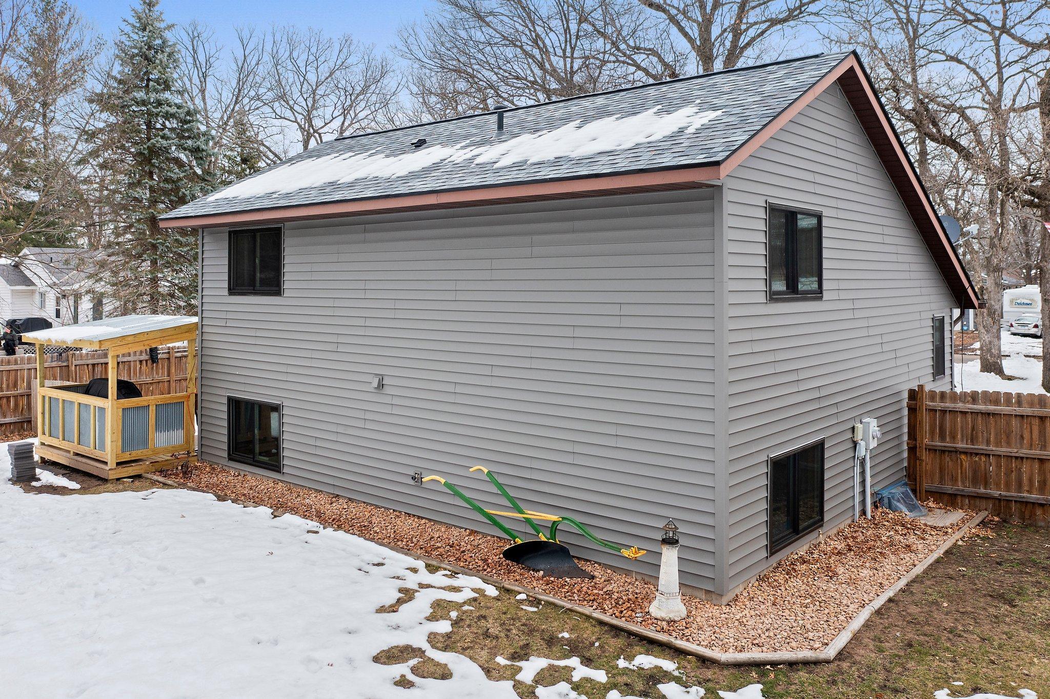 39408 Oakridge Drive