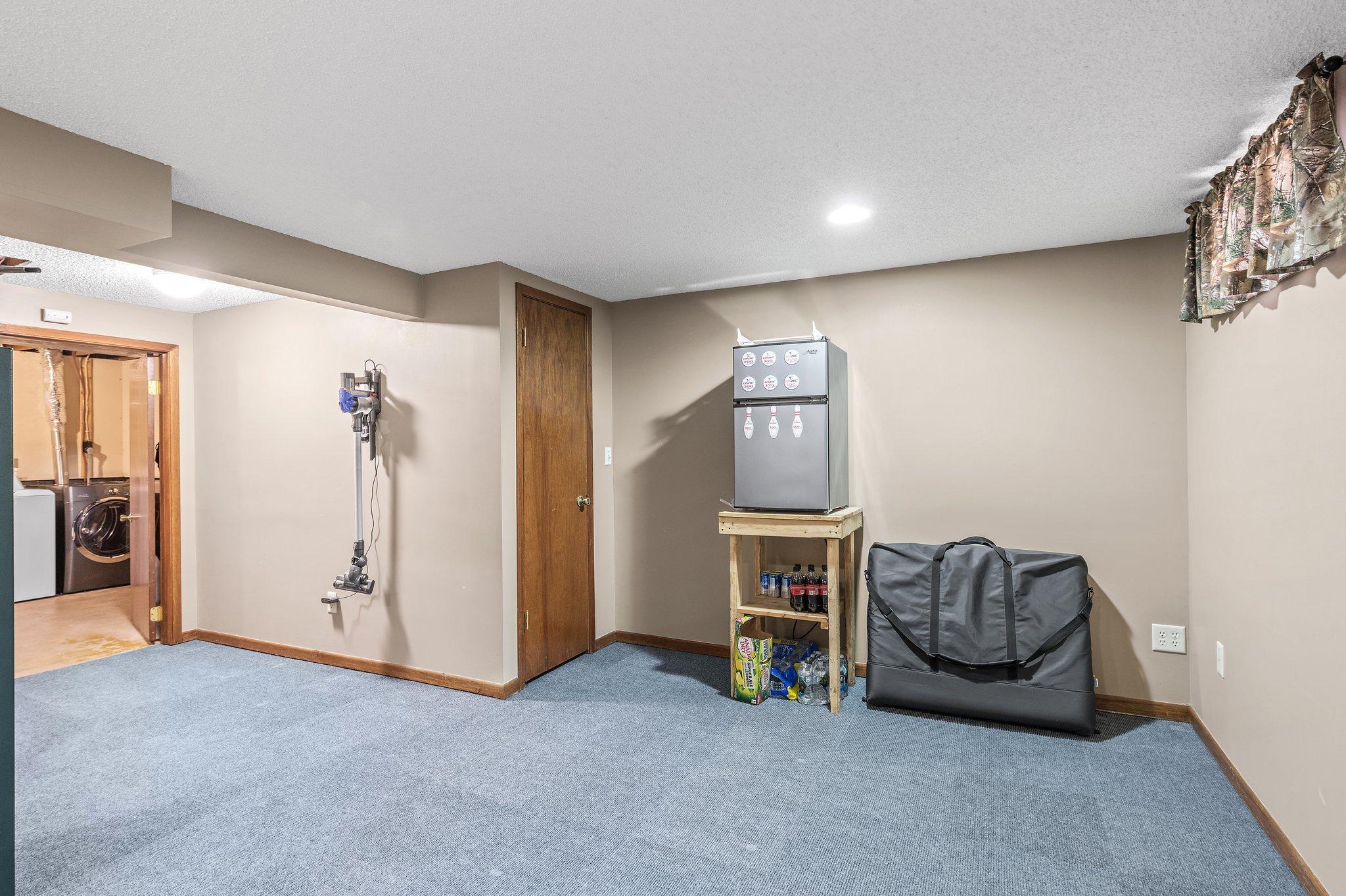 39408 Oakridge Drive