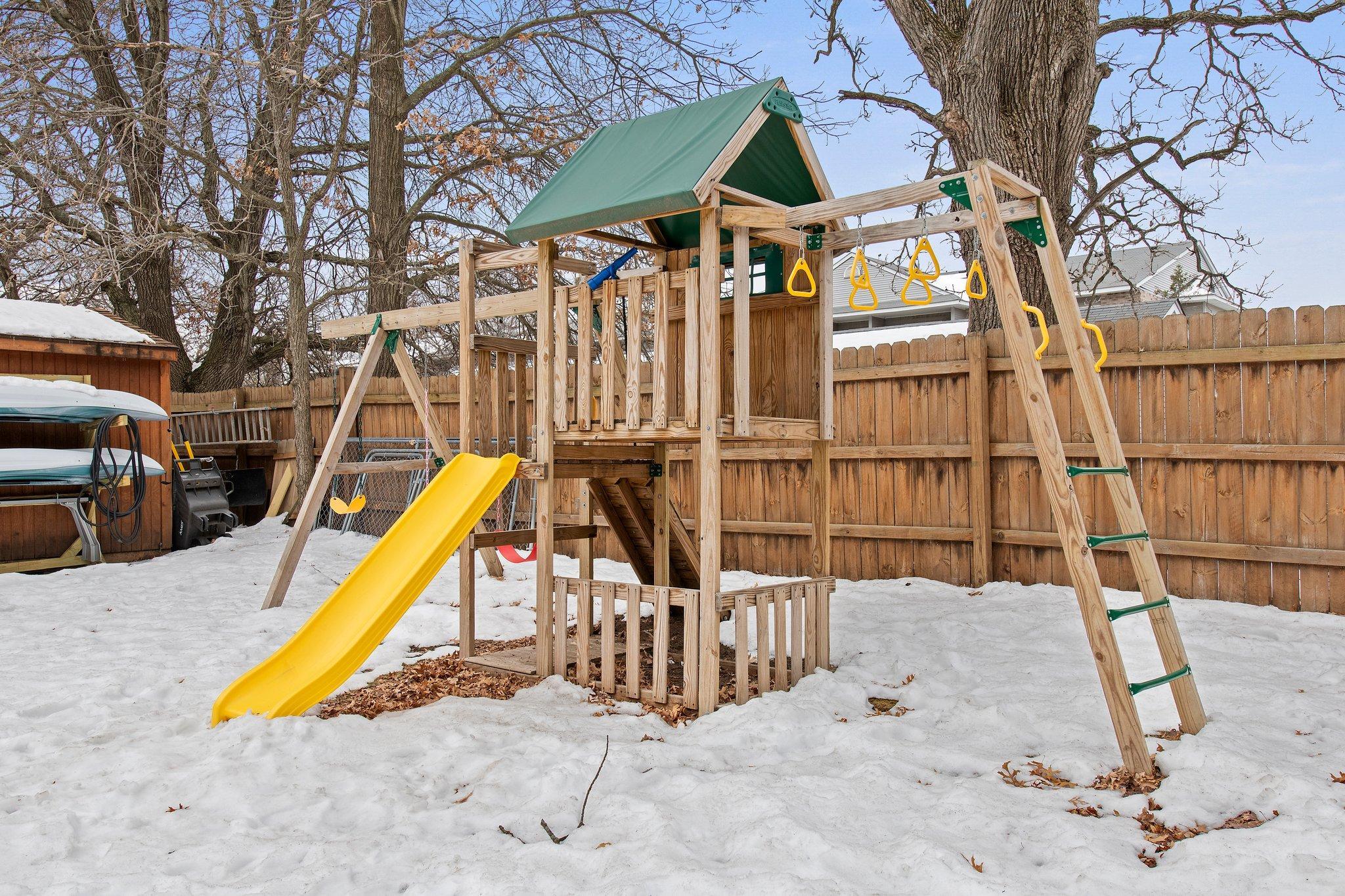 39408 Oakridge Drive