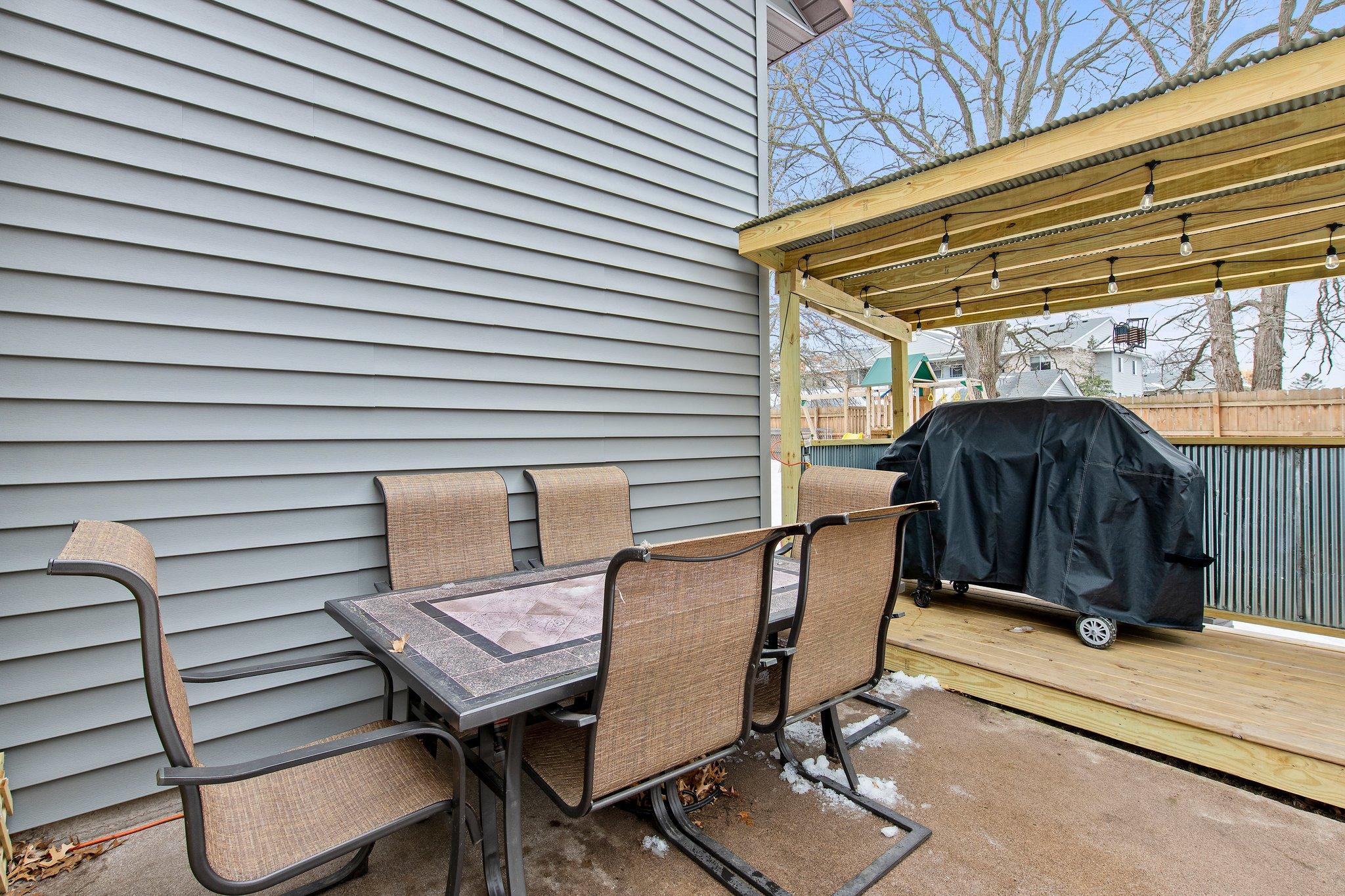 39408 Oakridge Drive