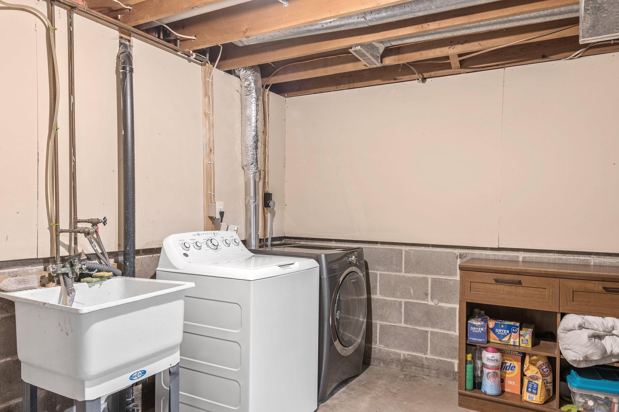 39408 Oakridge Drive