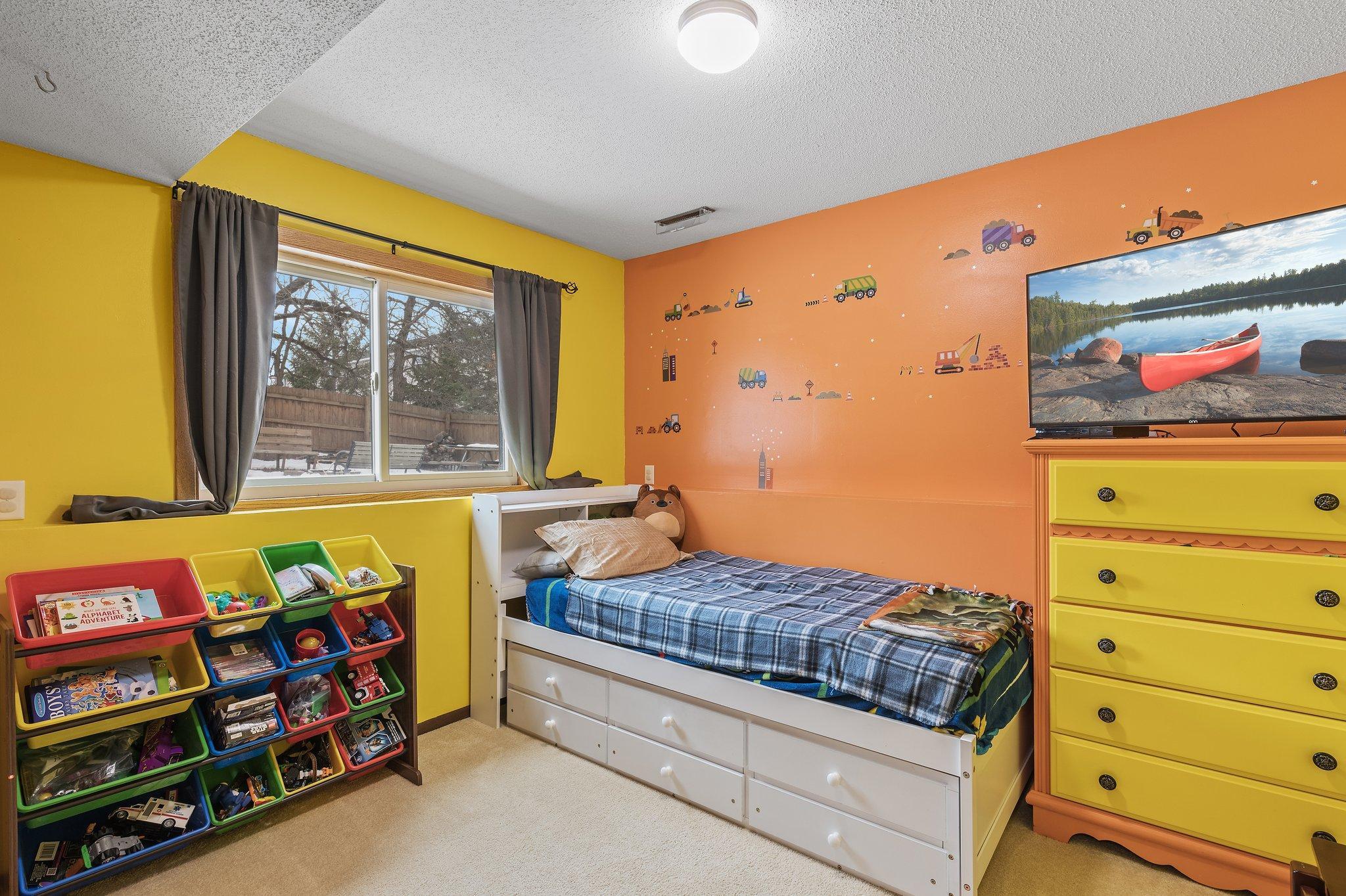 39408 Oakridge Drive