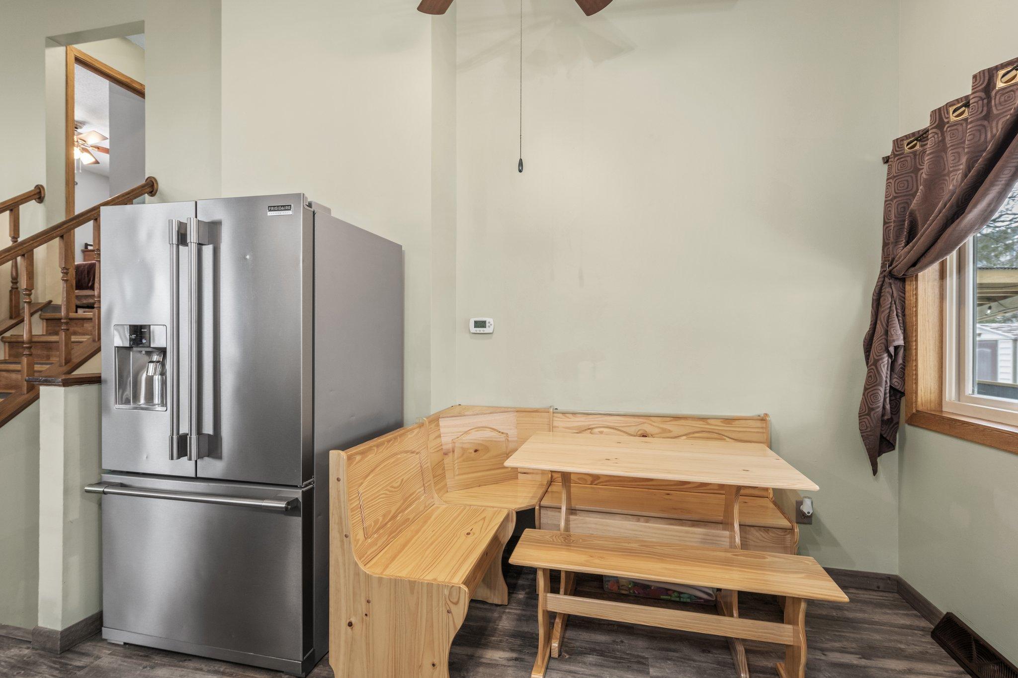 39408 Oakridge Drive