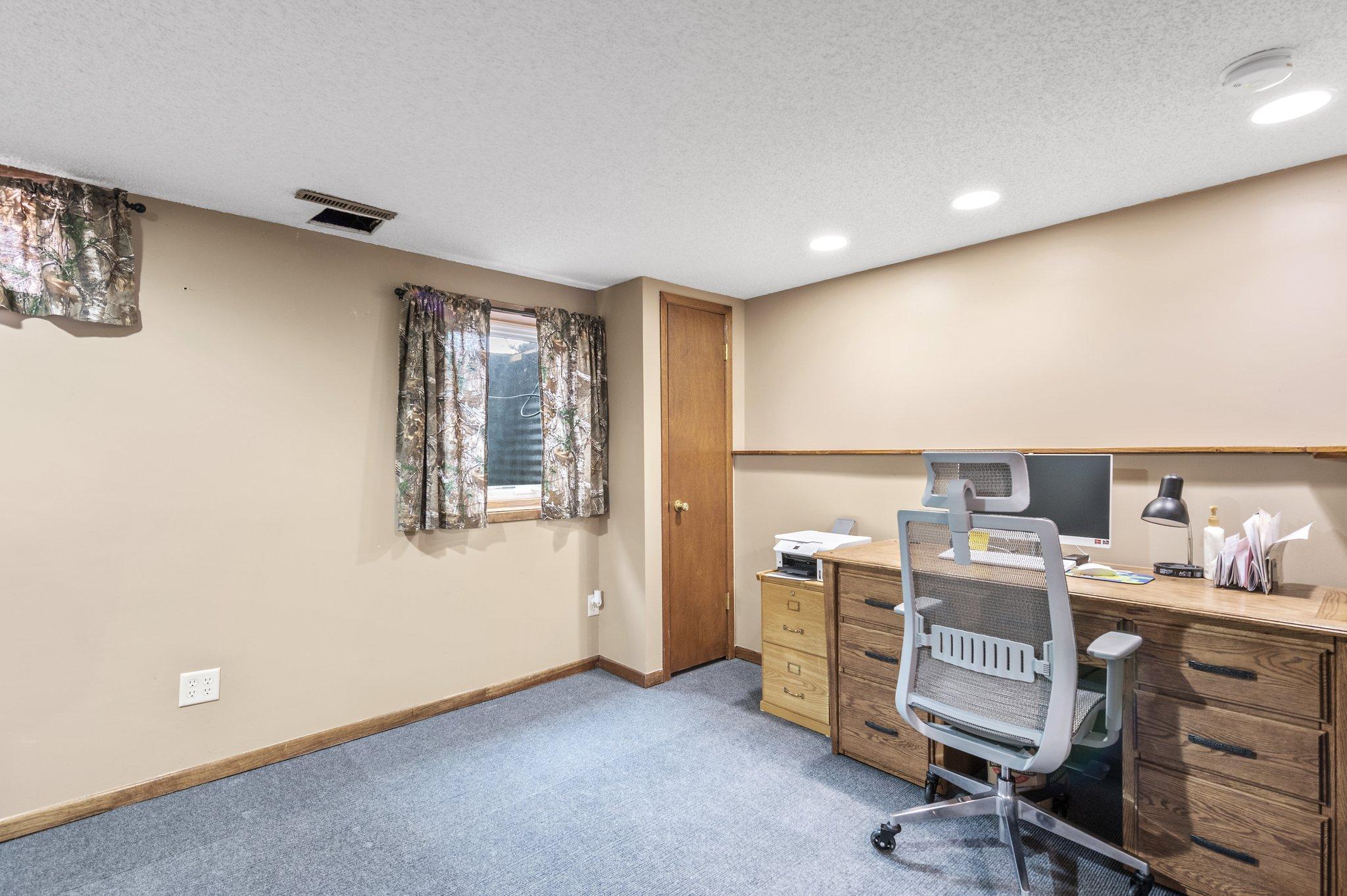 39408 Oakridge Drive