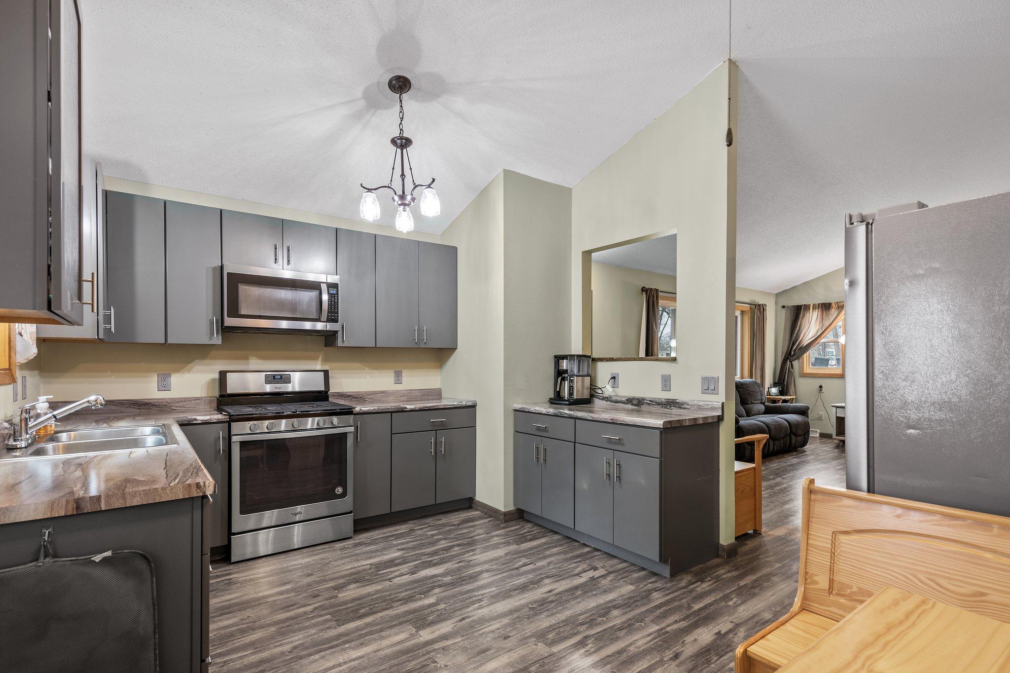 39408 Oakridge Drive