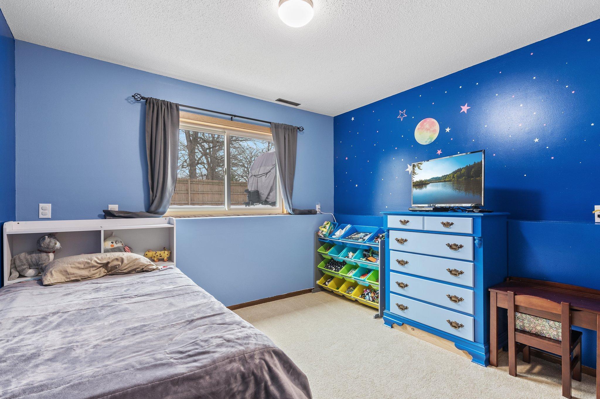 39408 Oakridge Drive