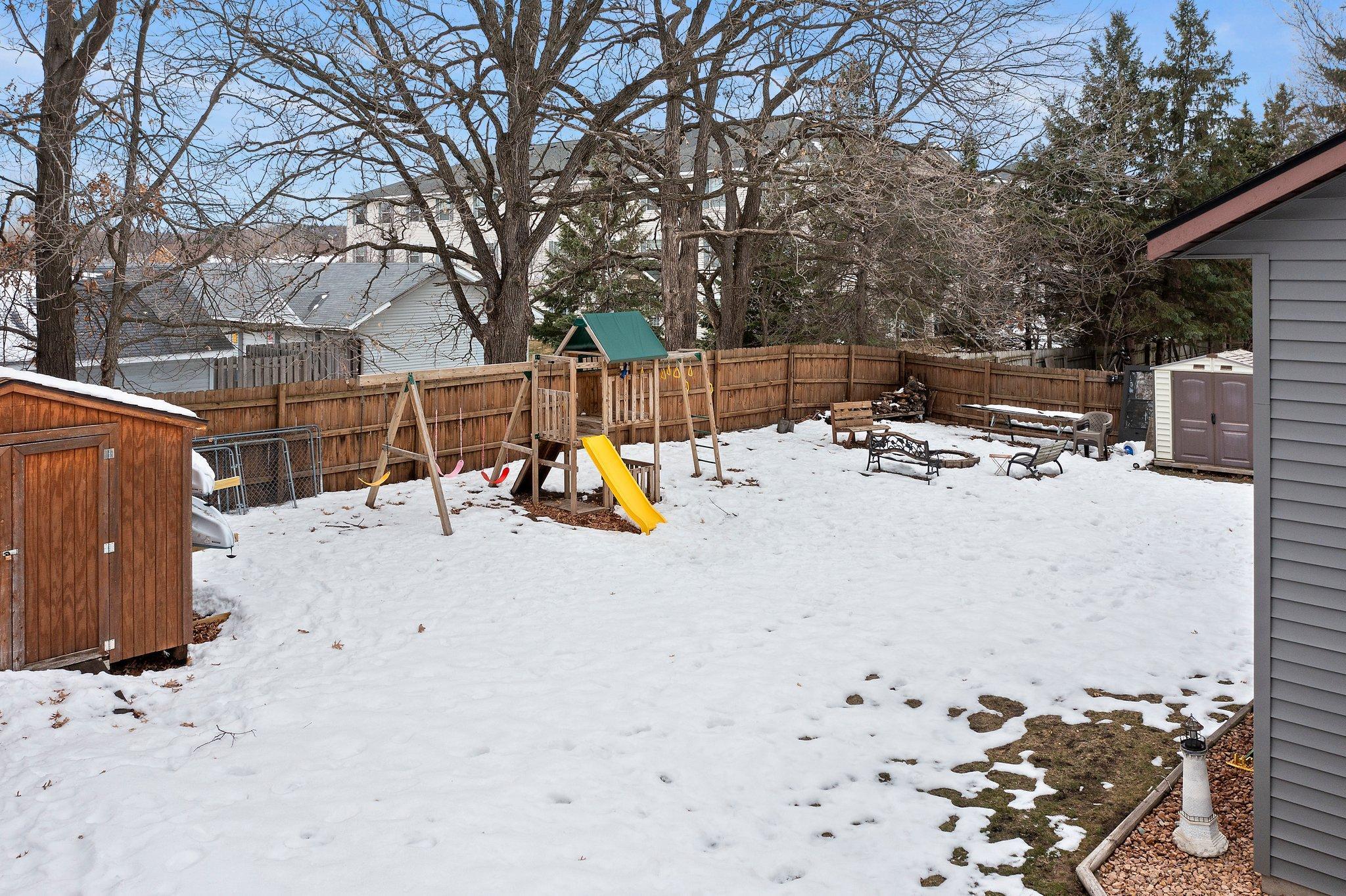 39408 Oakridge Drive