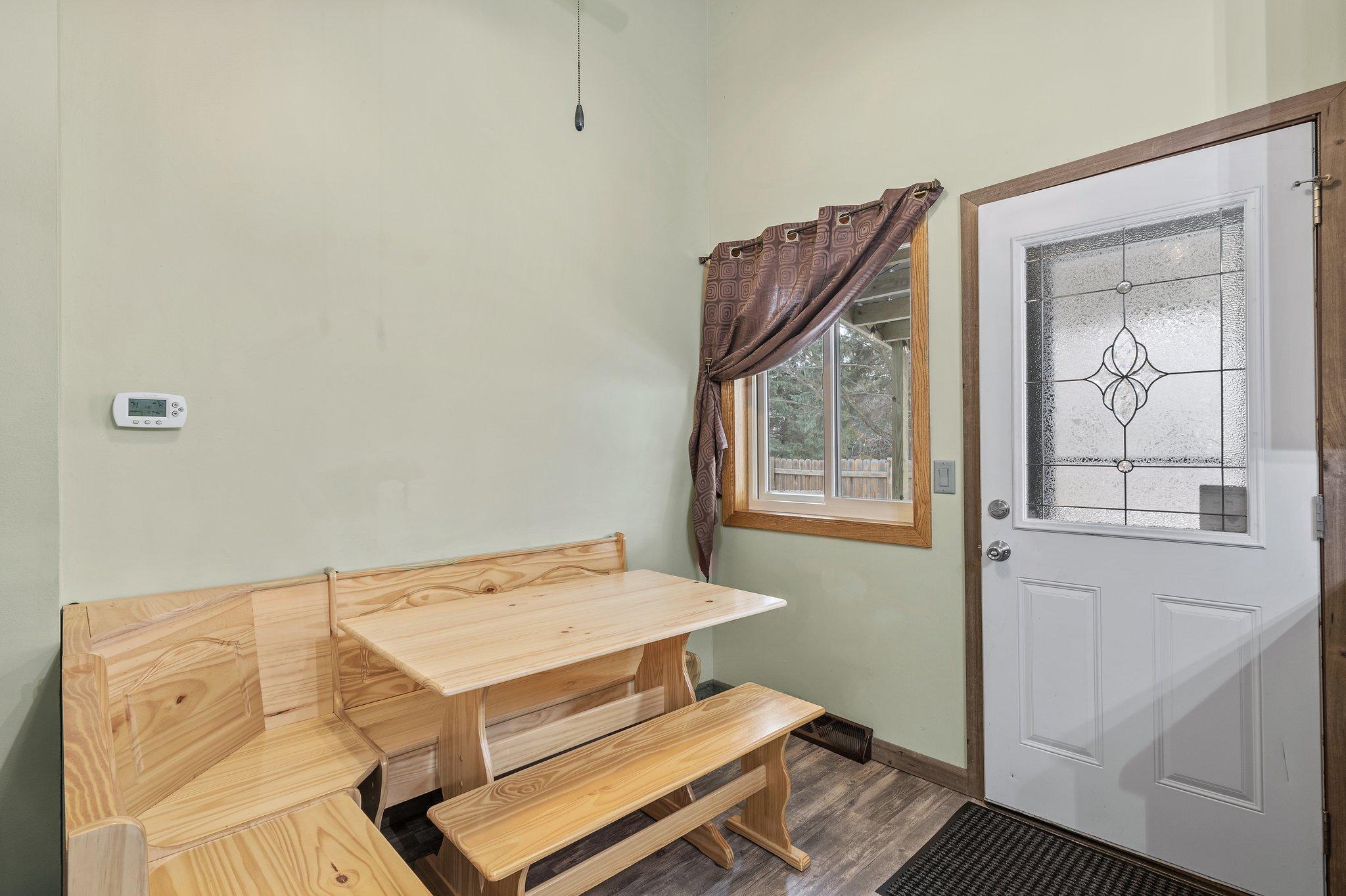 39408 Oakridge Drive