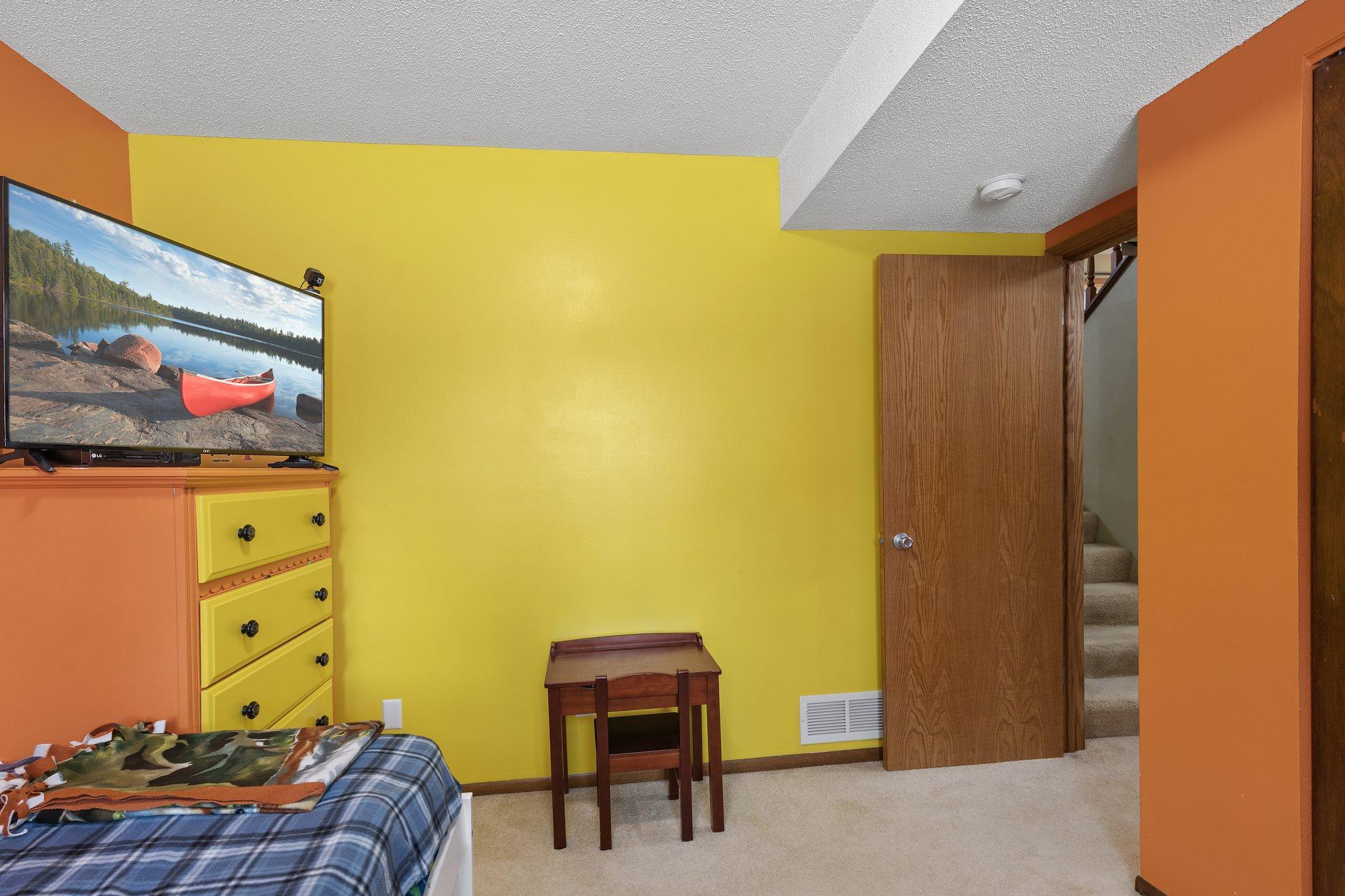 39408 Oakridge Drive