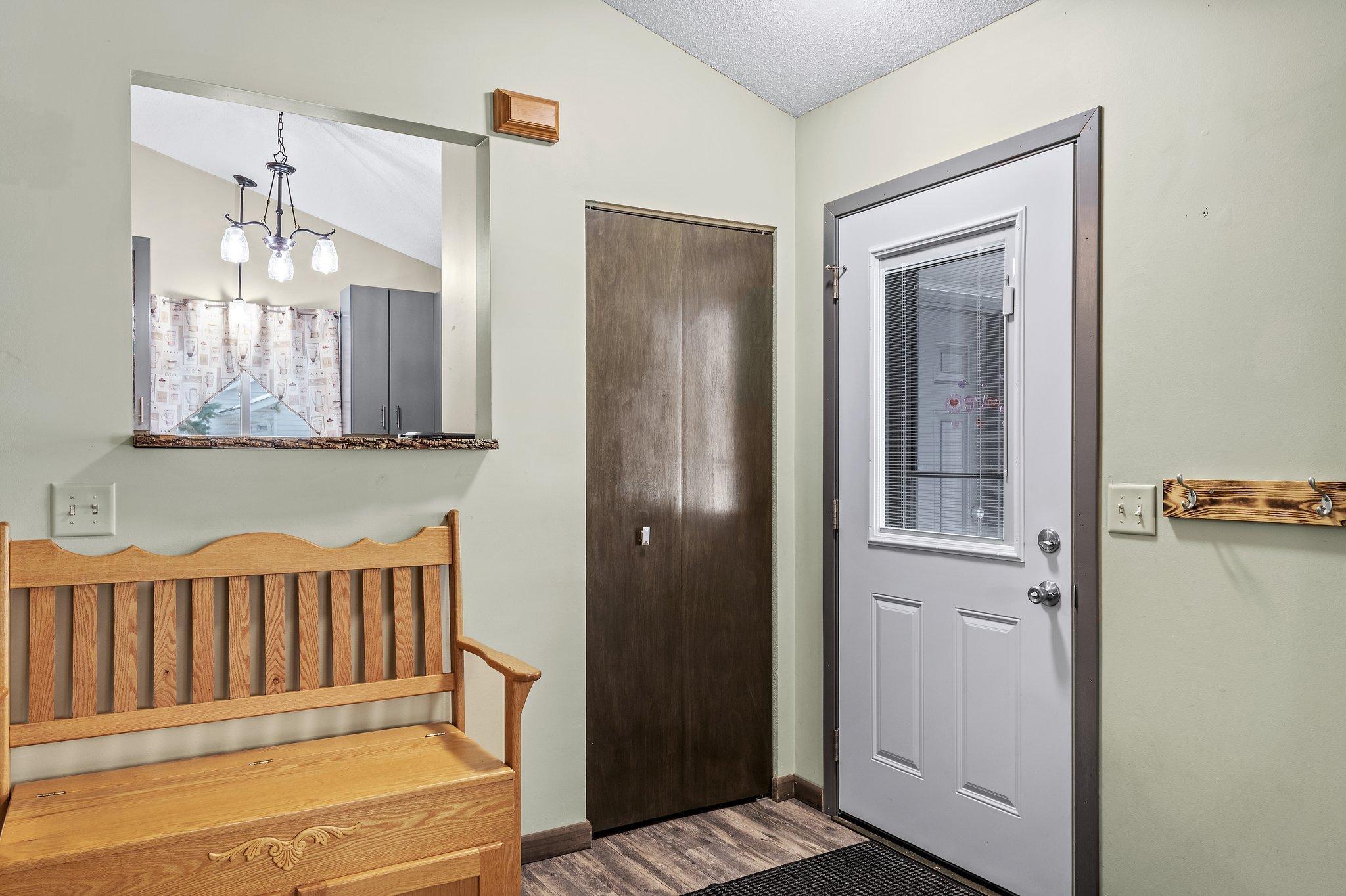 39408 Oakridge Drive