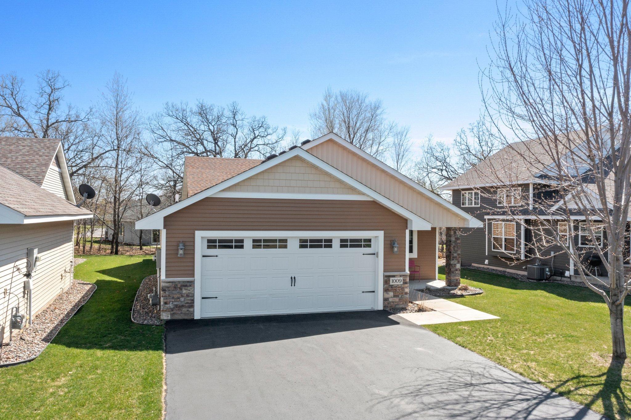 1009 Pleasant View Court NW