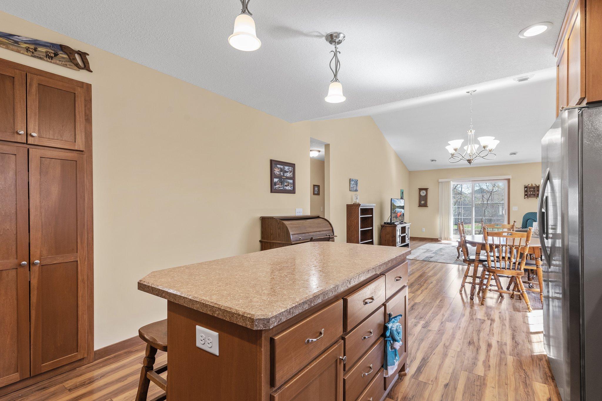 1009 Pleasant View Court NW