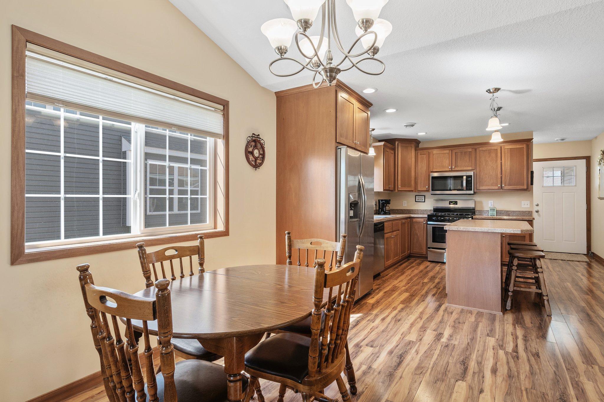 1009 Pleasant View Court NW