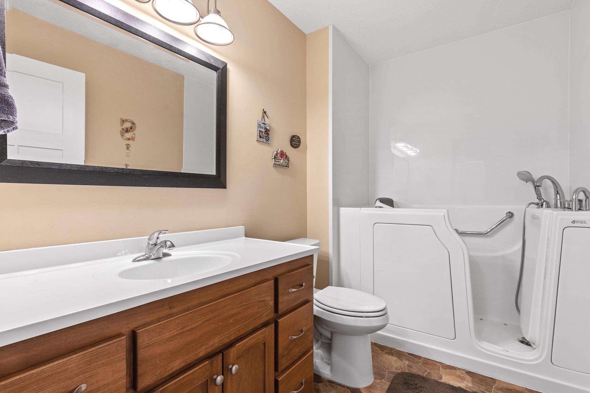 1009 Pleasant View Court NW