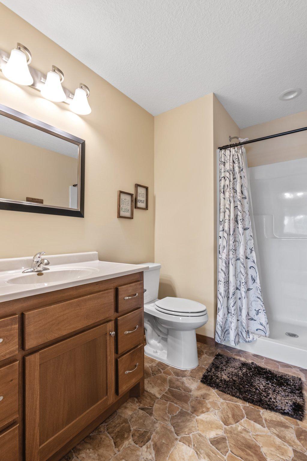 1009 Pleasant View Court NW