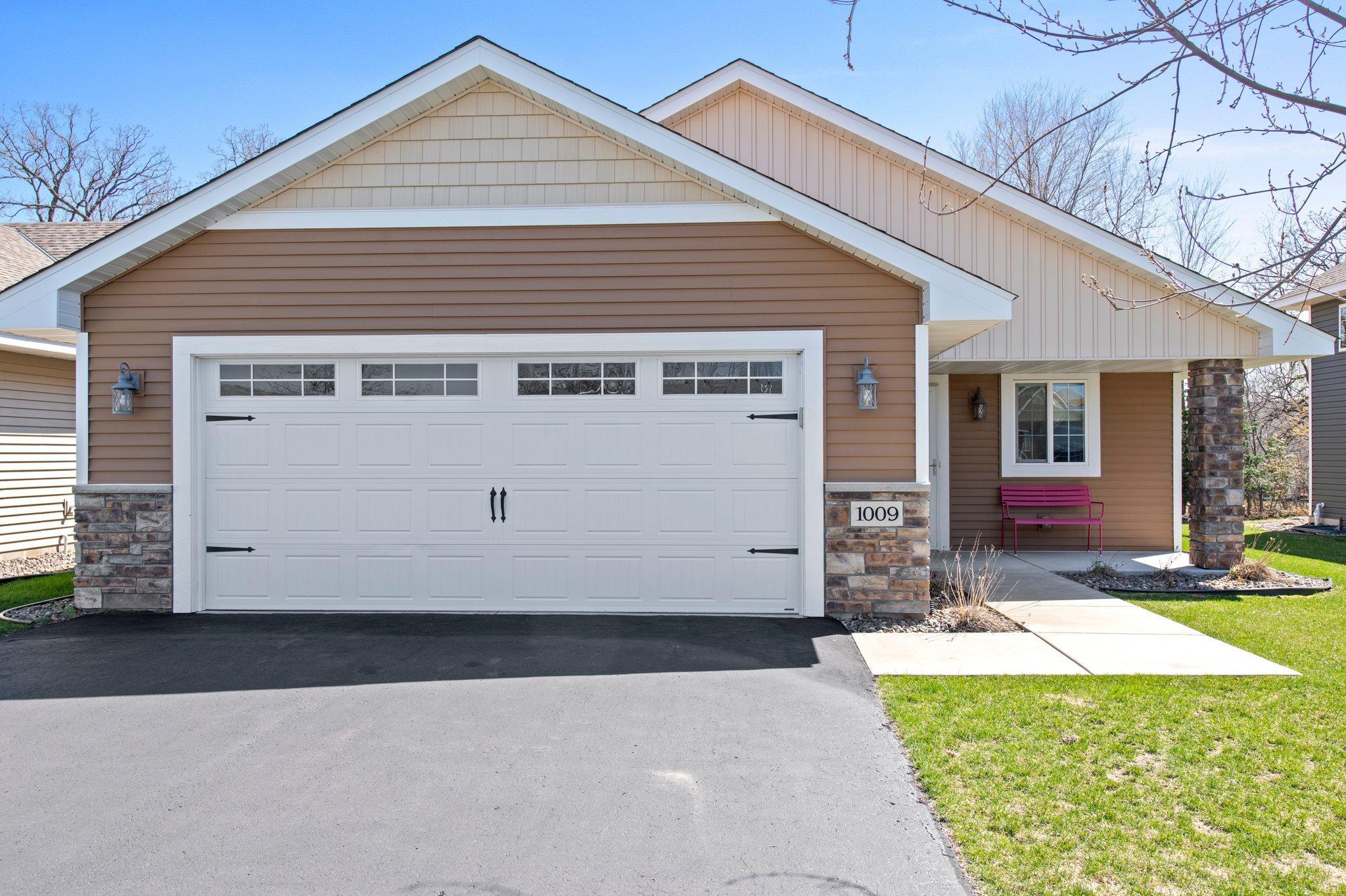 1009 Pleasant View Court NW