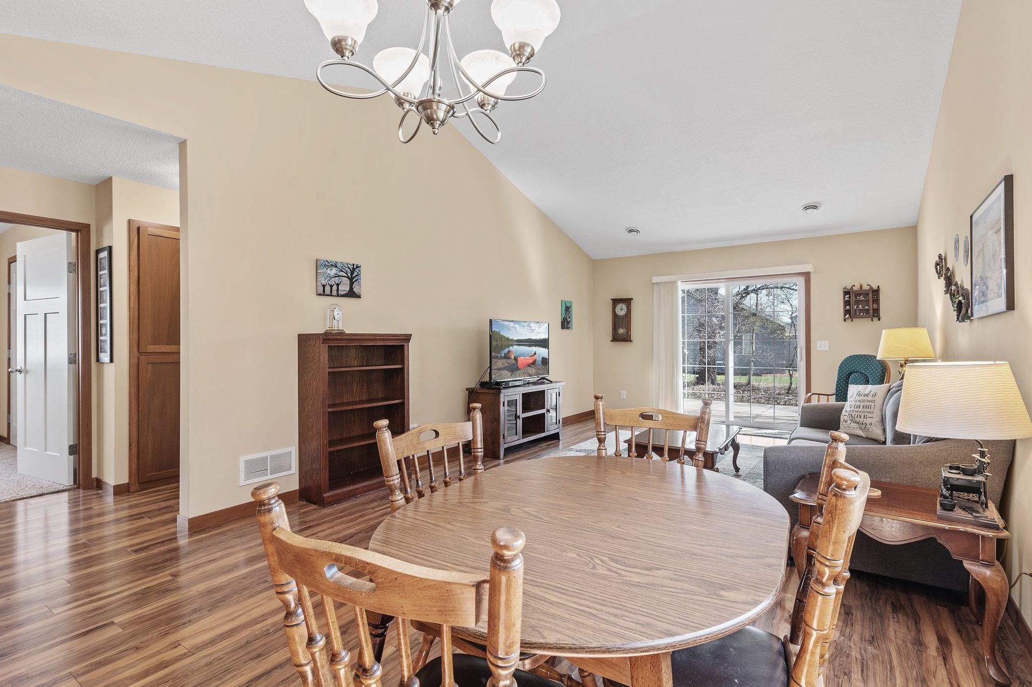 1009 Pleasant View Court NW