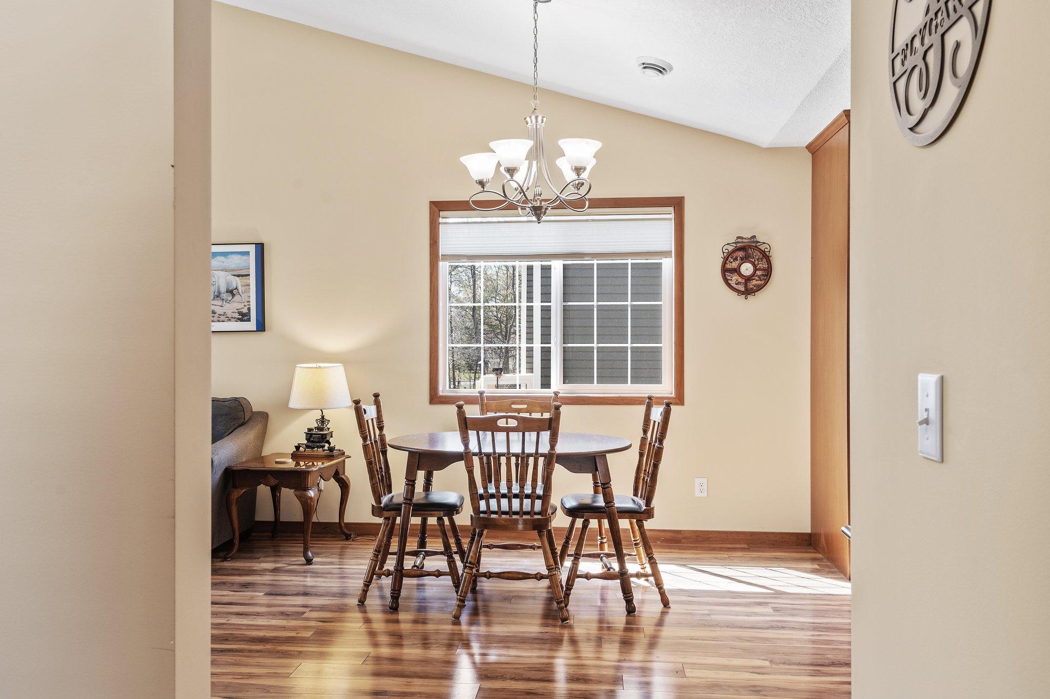 1009 Pleasant View Court NW