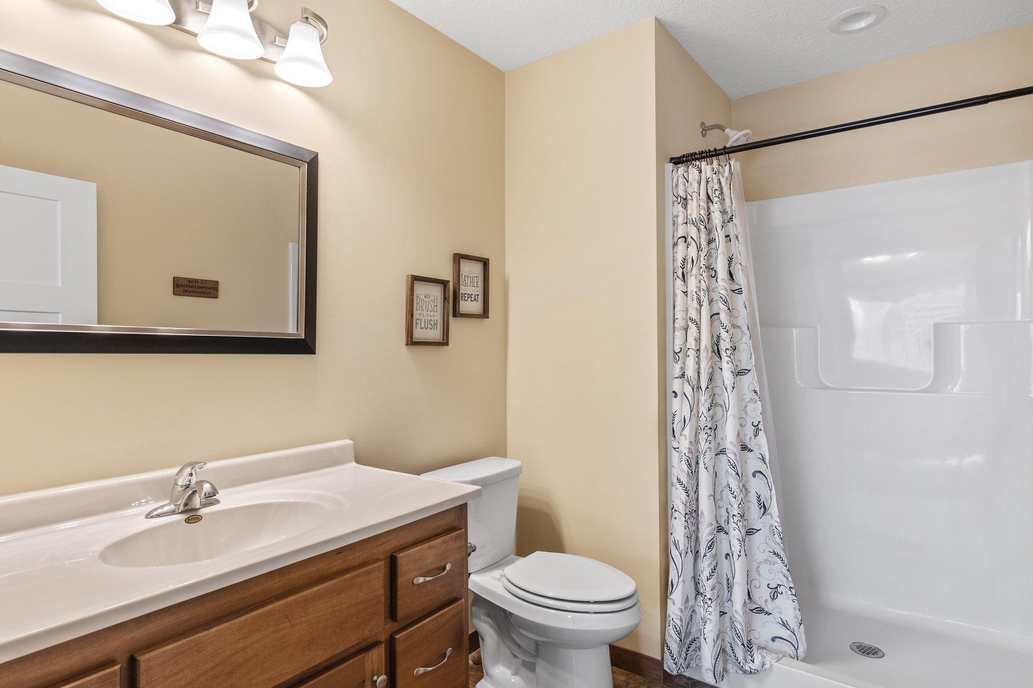 1009 Pleasant View Court NW