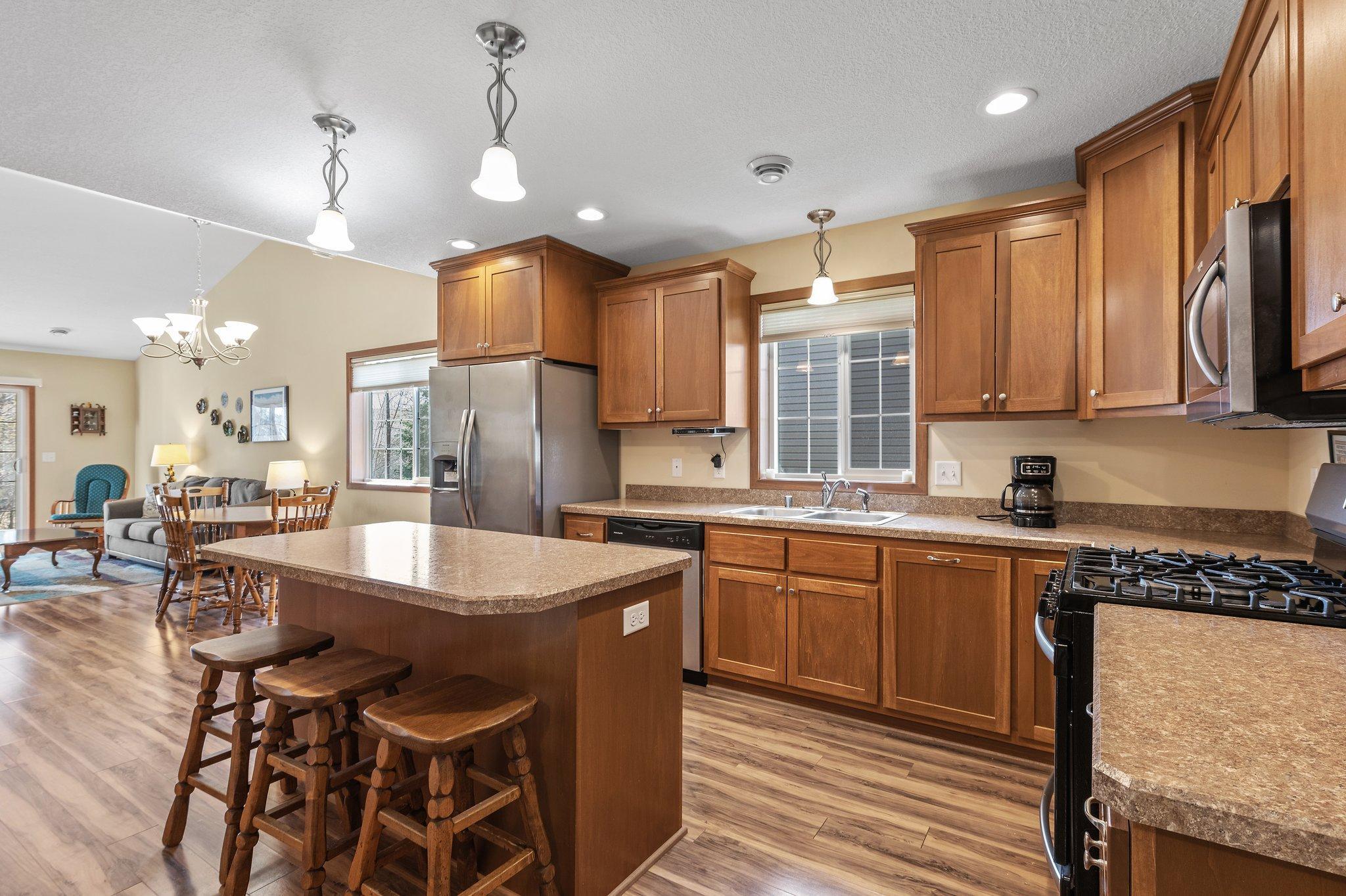 1009 Pleasant View Court NW