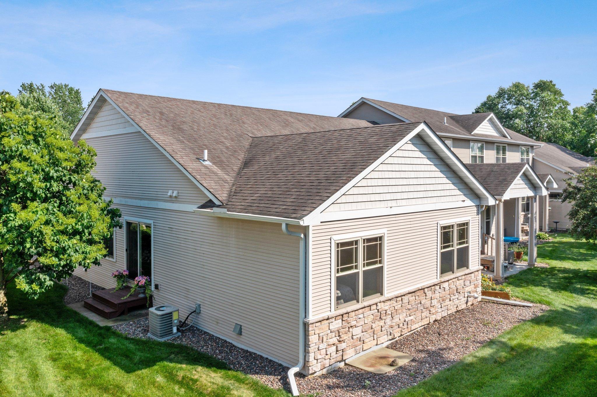 737 Park Brook Road NW