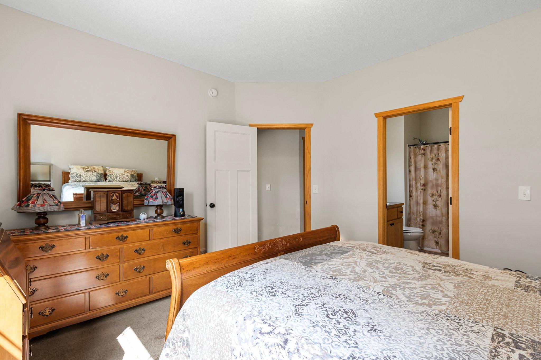 737 Park Brook Road NW