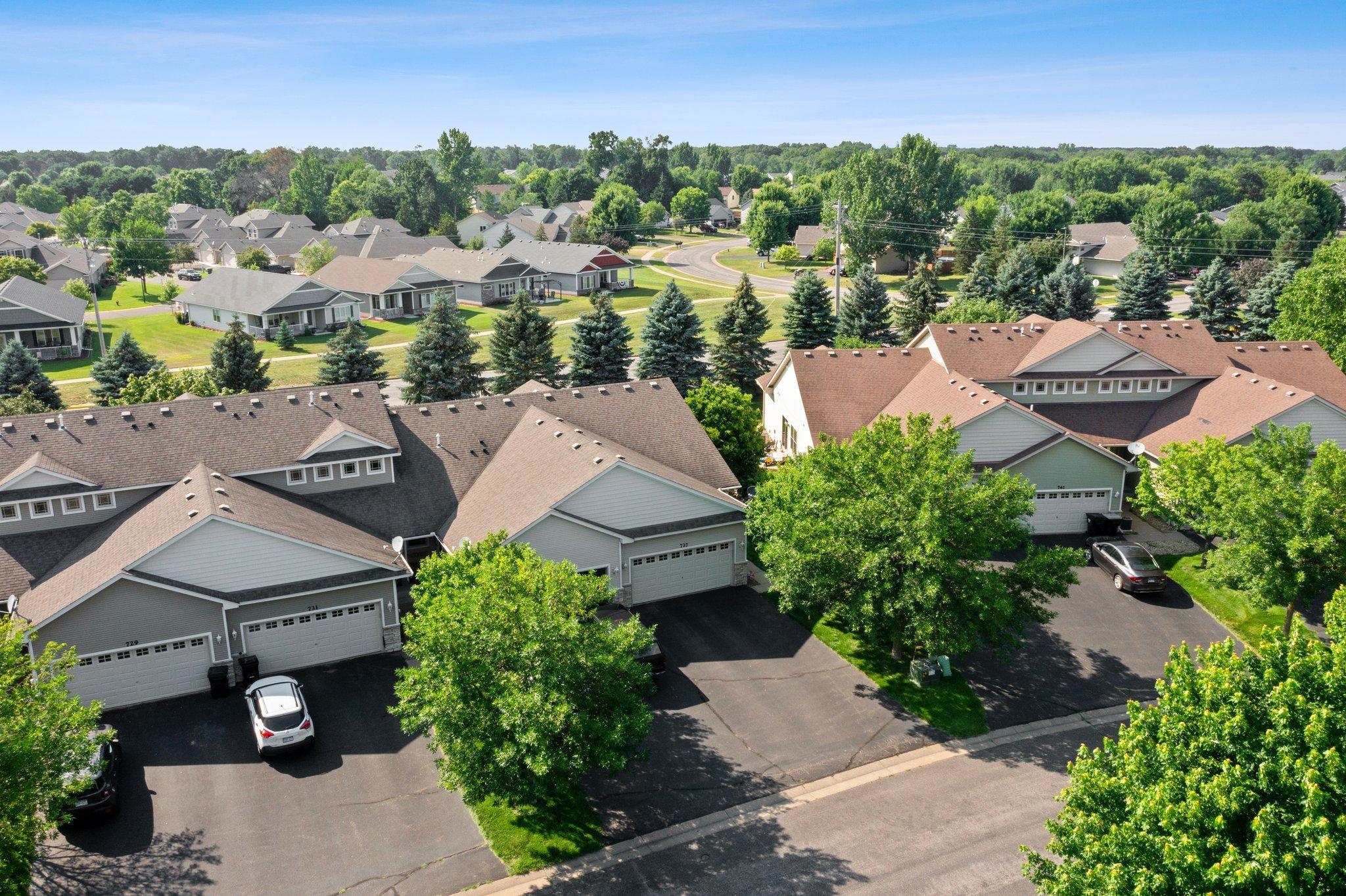 737 Park Brook Road NW