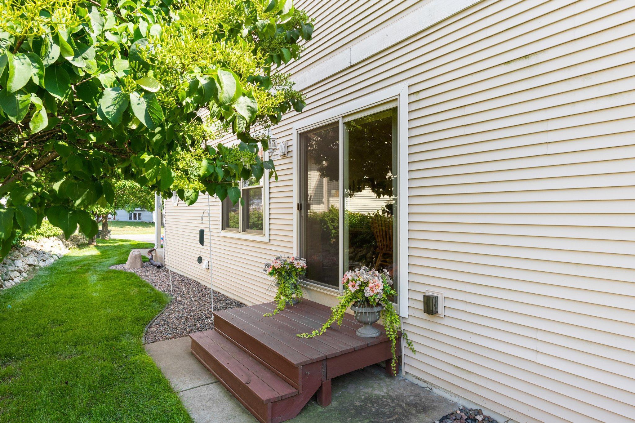 737 Park Brook Road NW