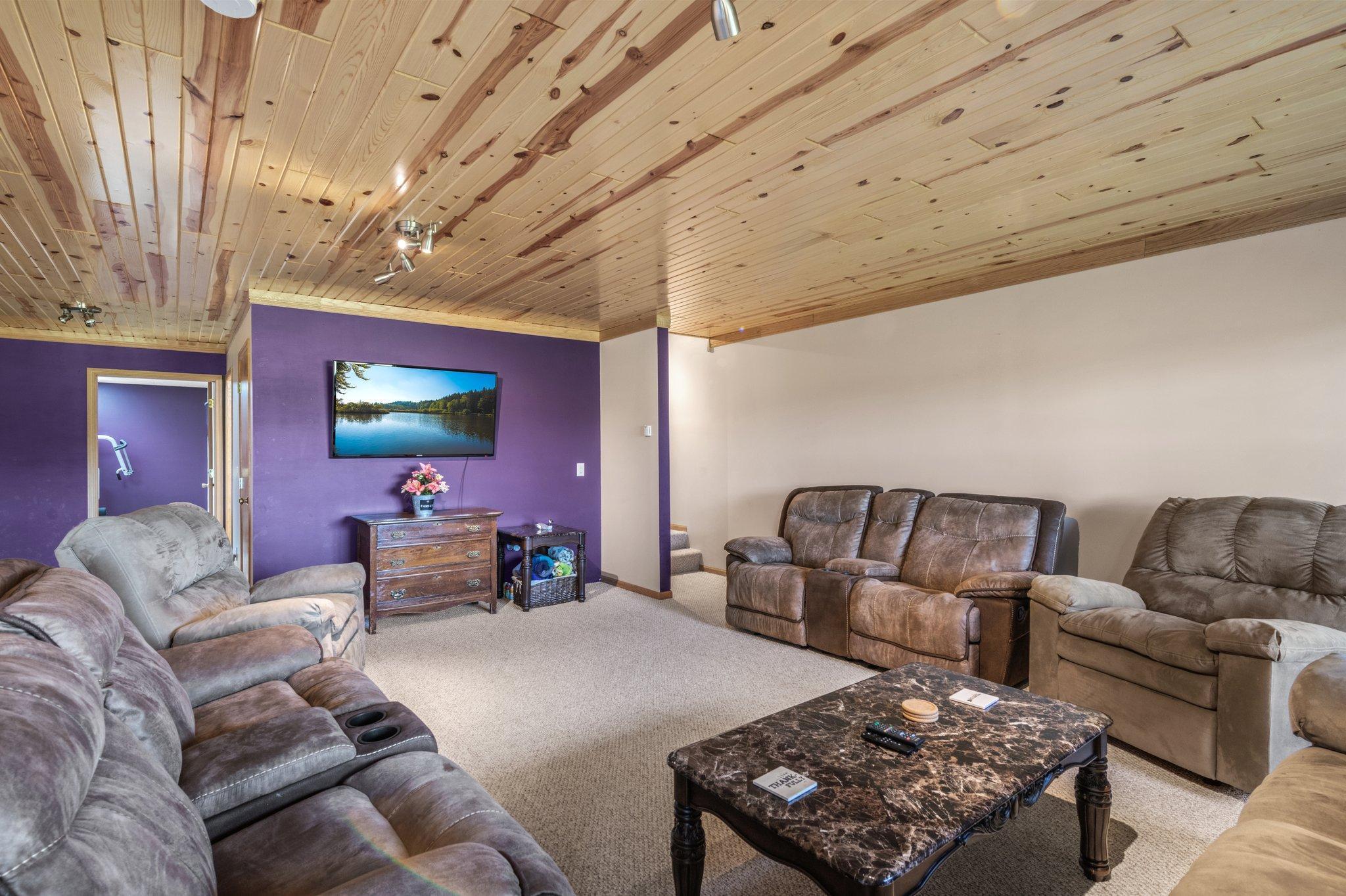 339 522nd Street W