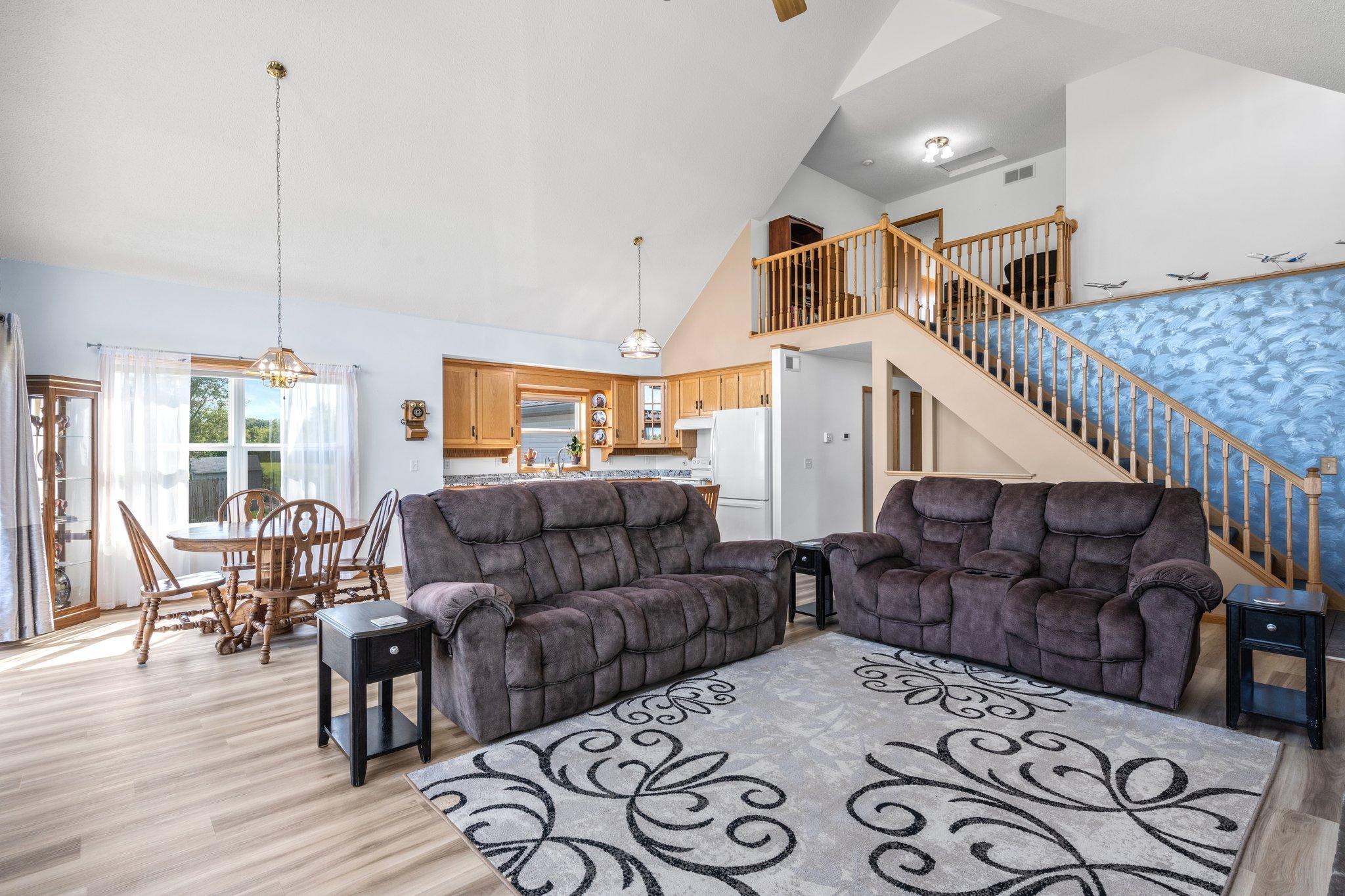 339 522nd Street W