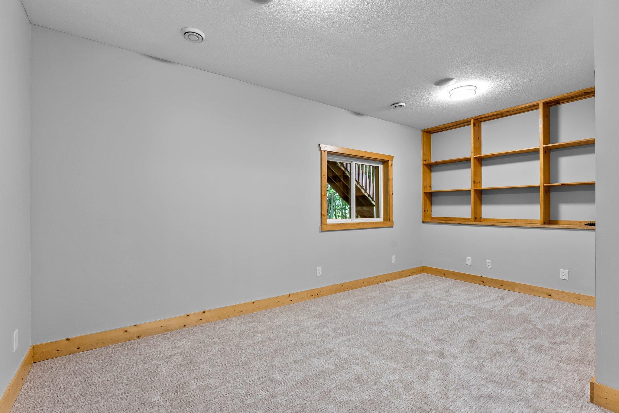 17545 Butternut Street NW