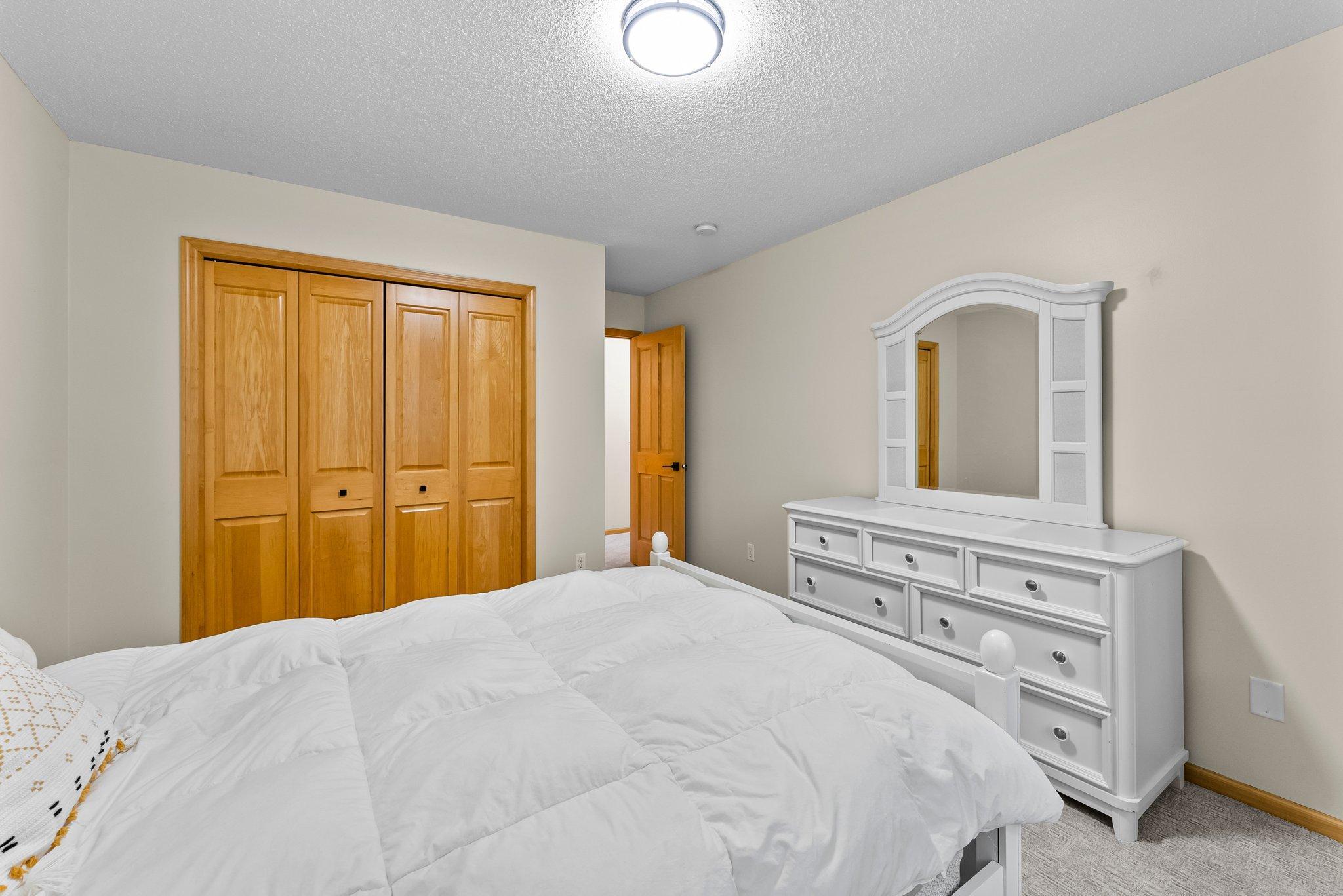 17545 Butternut Street NW