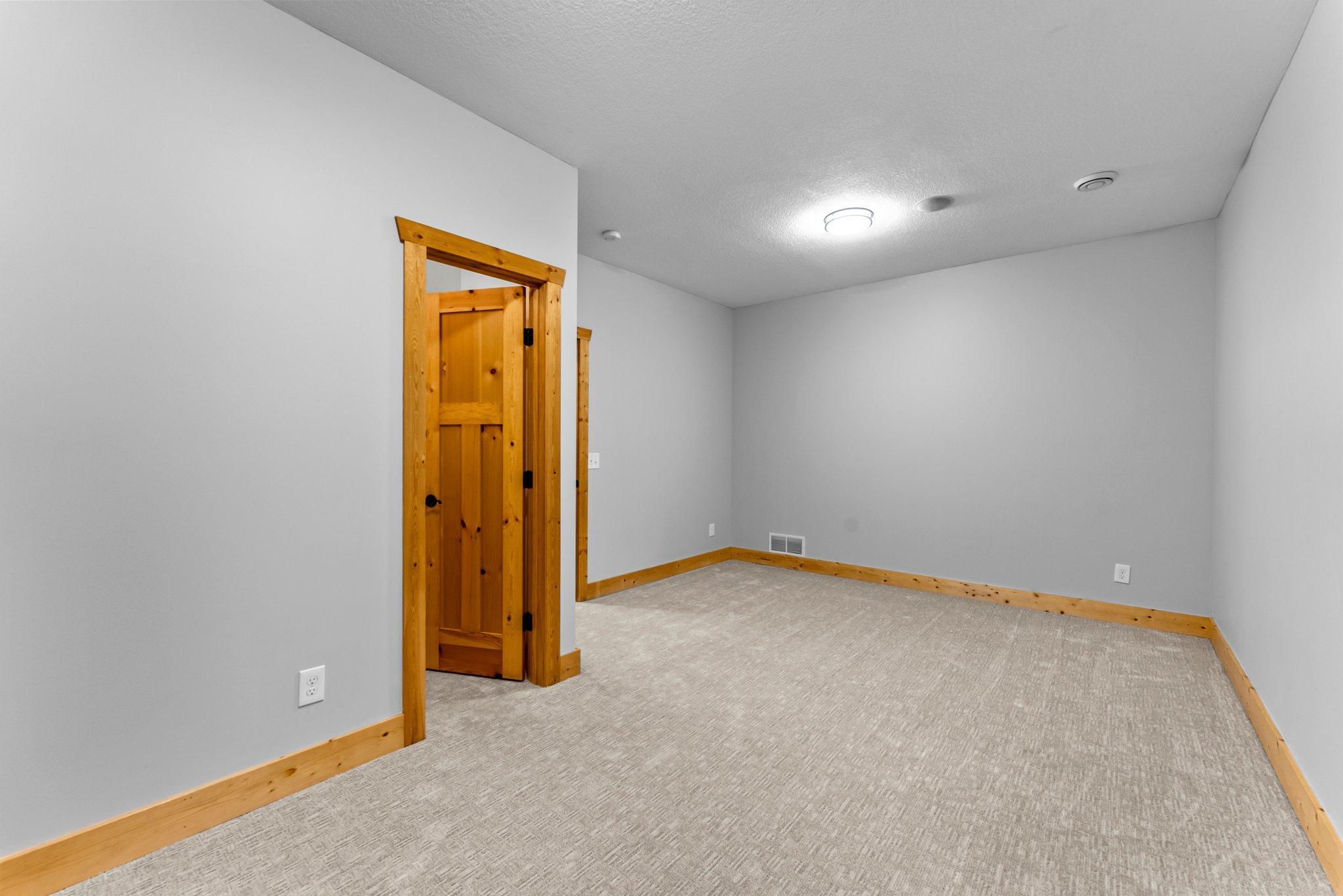 17545 Butternut Street NW