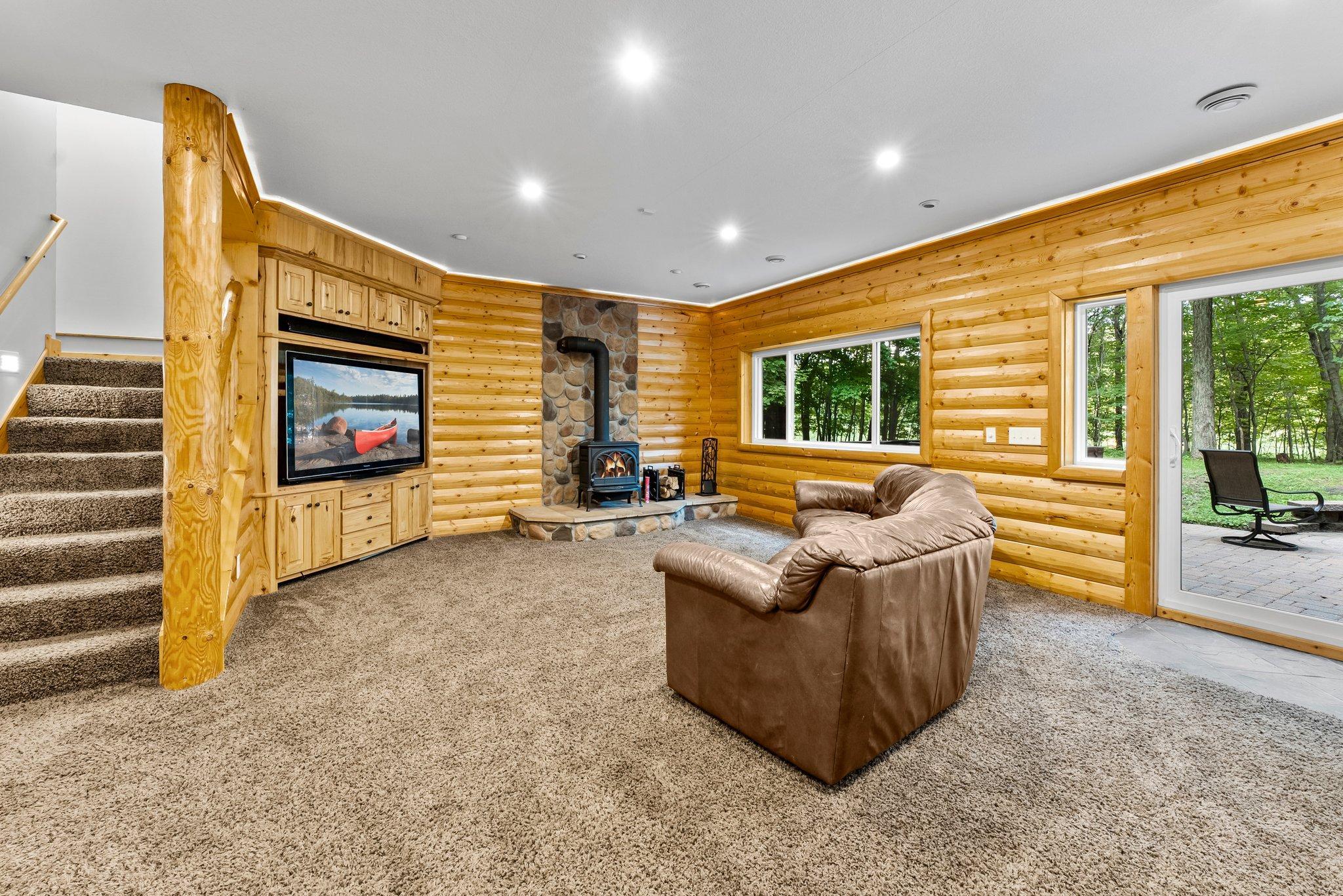 17545 Butternut Street NW