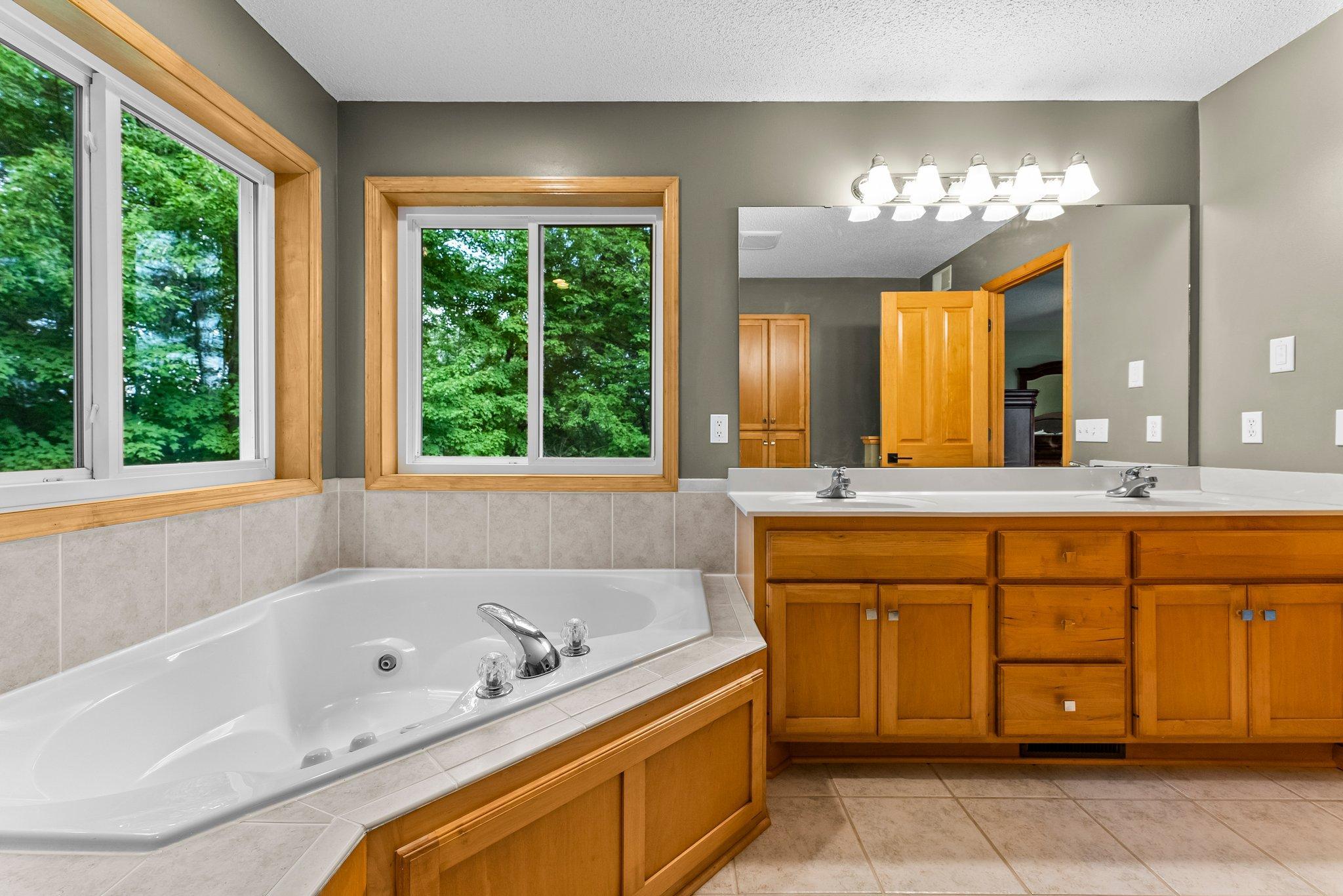 17545 Butternut Street NW