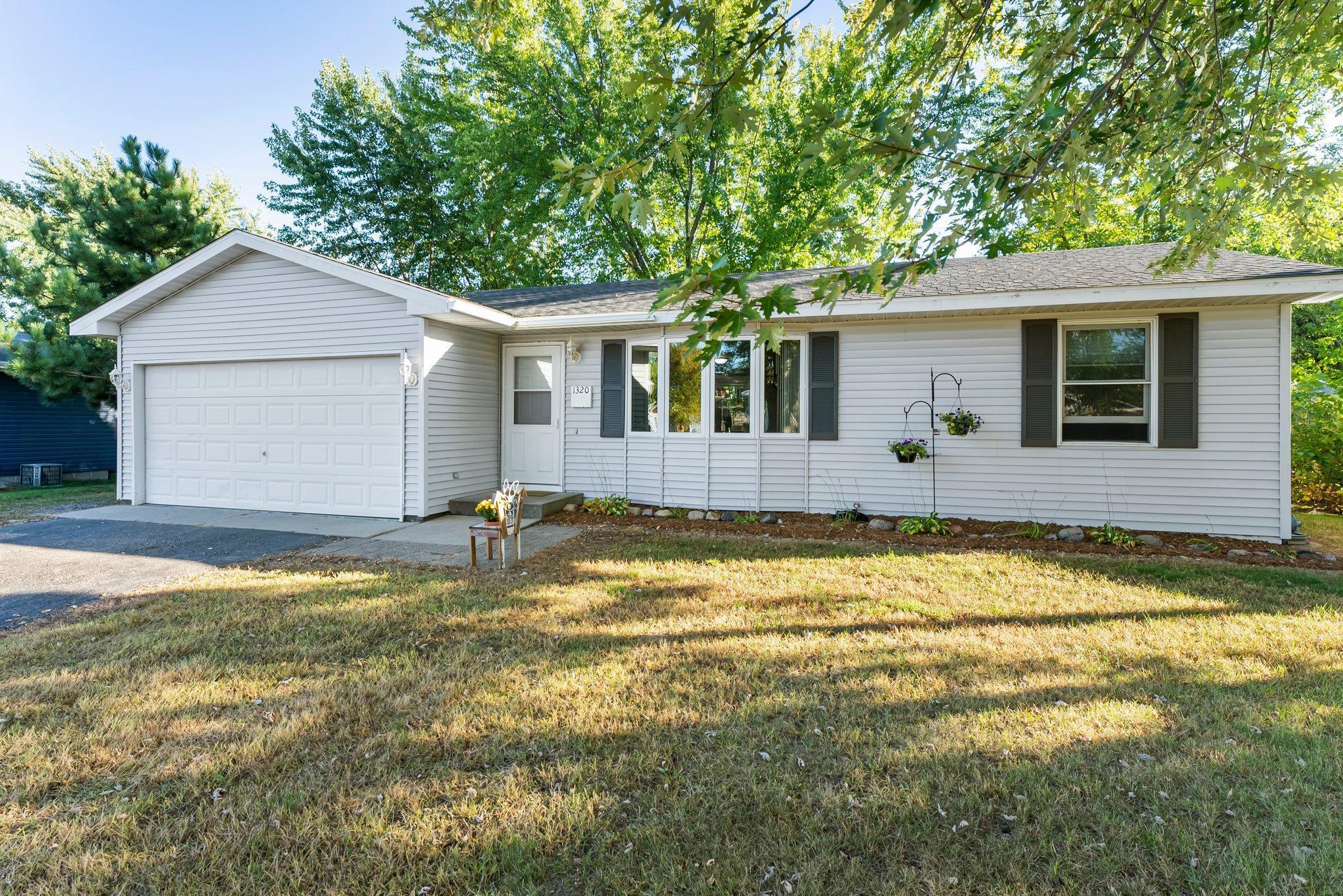 1320 Carriage Hills Drive S